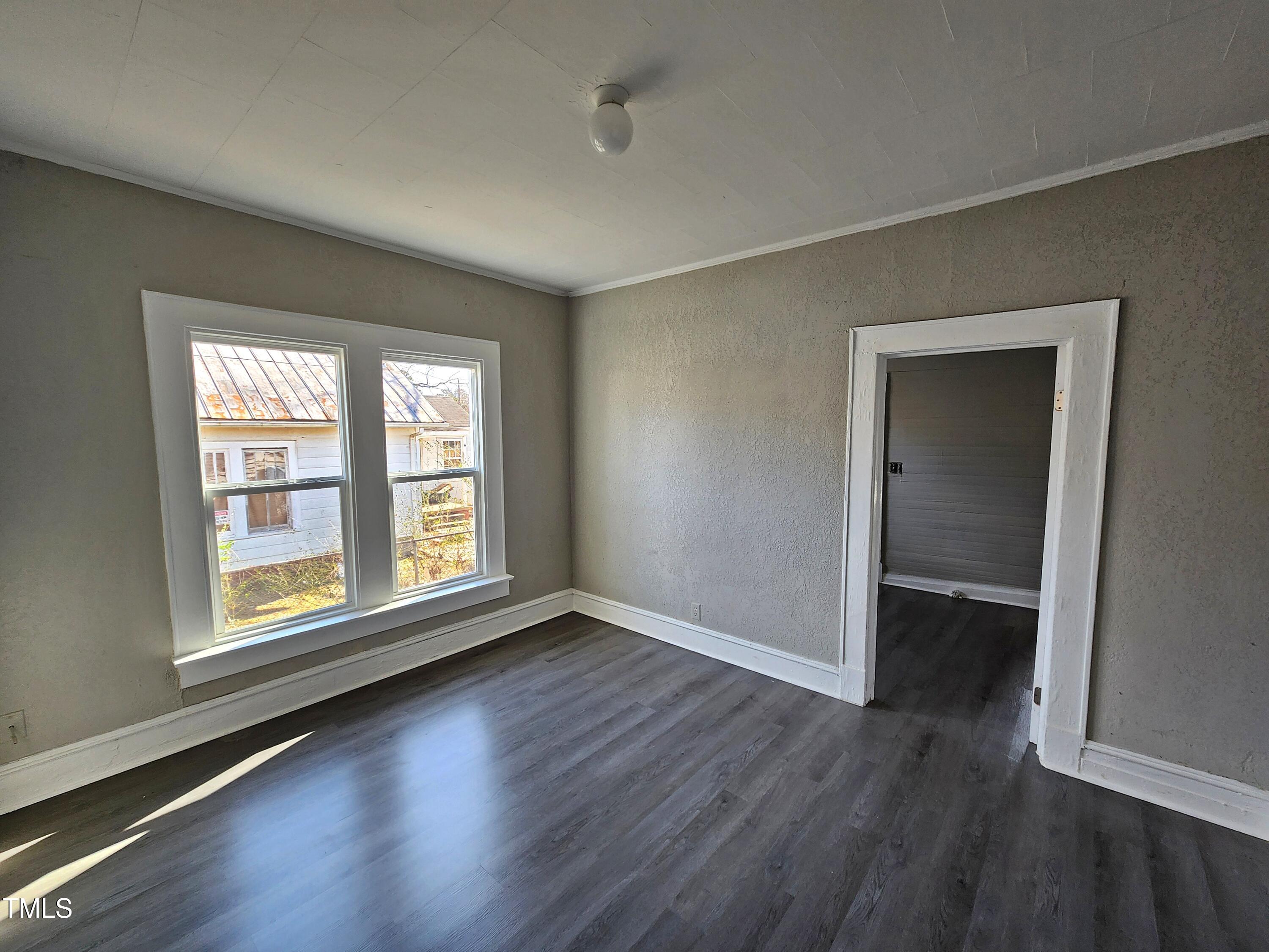 1101-1103 N Anthony Street Property Photo 16