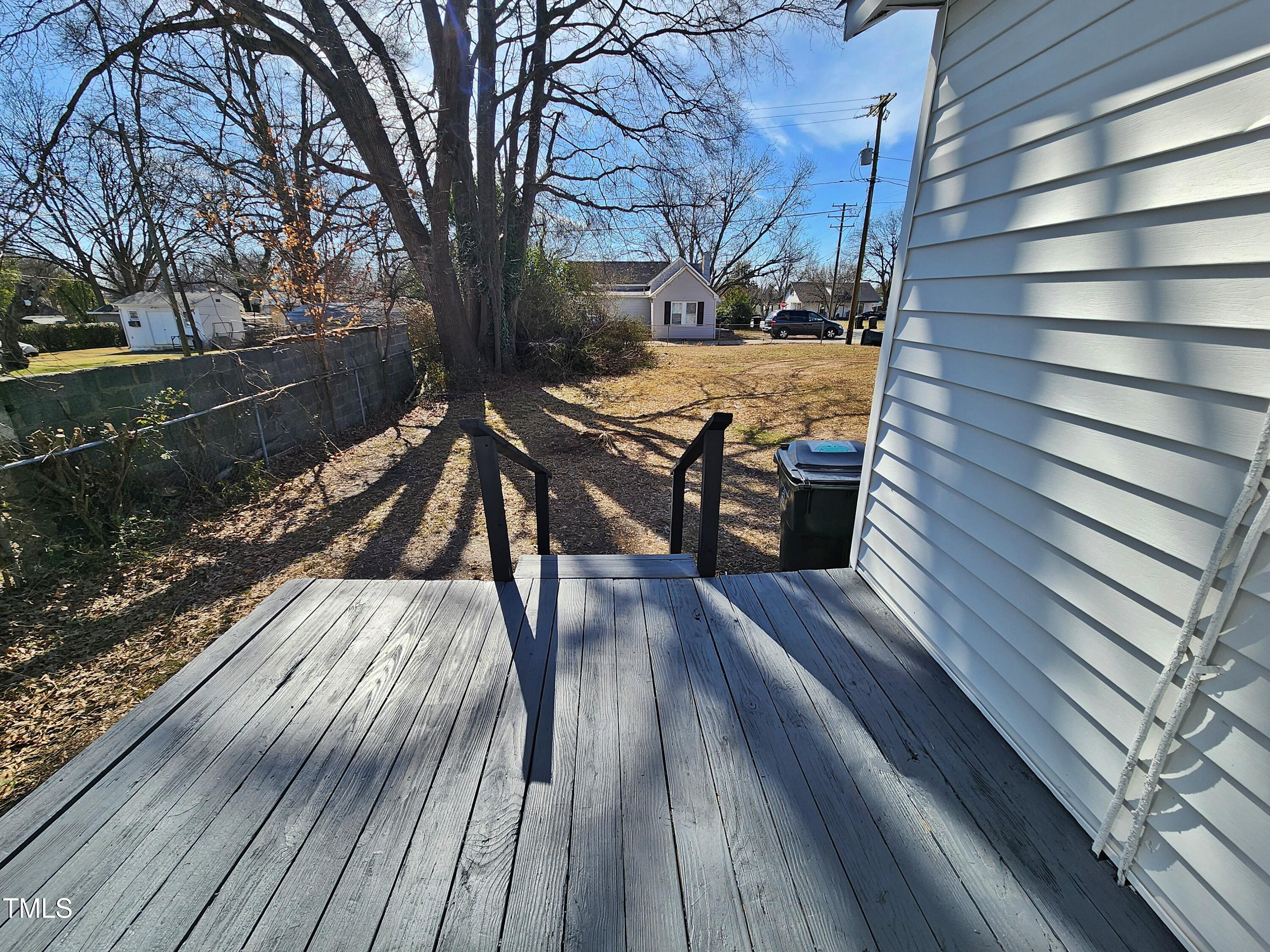 1101-1103 N Anthony Street Property Photo 21