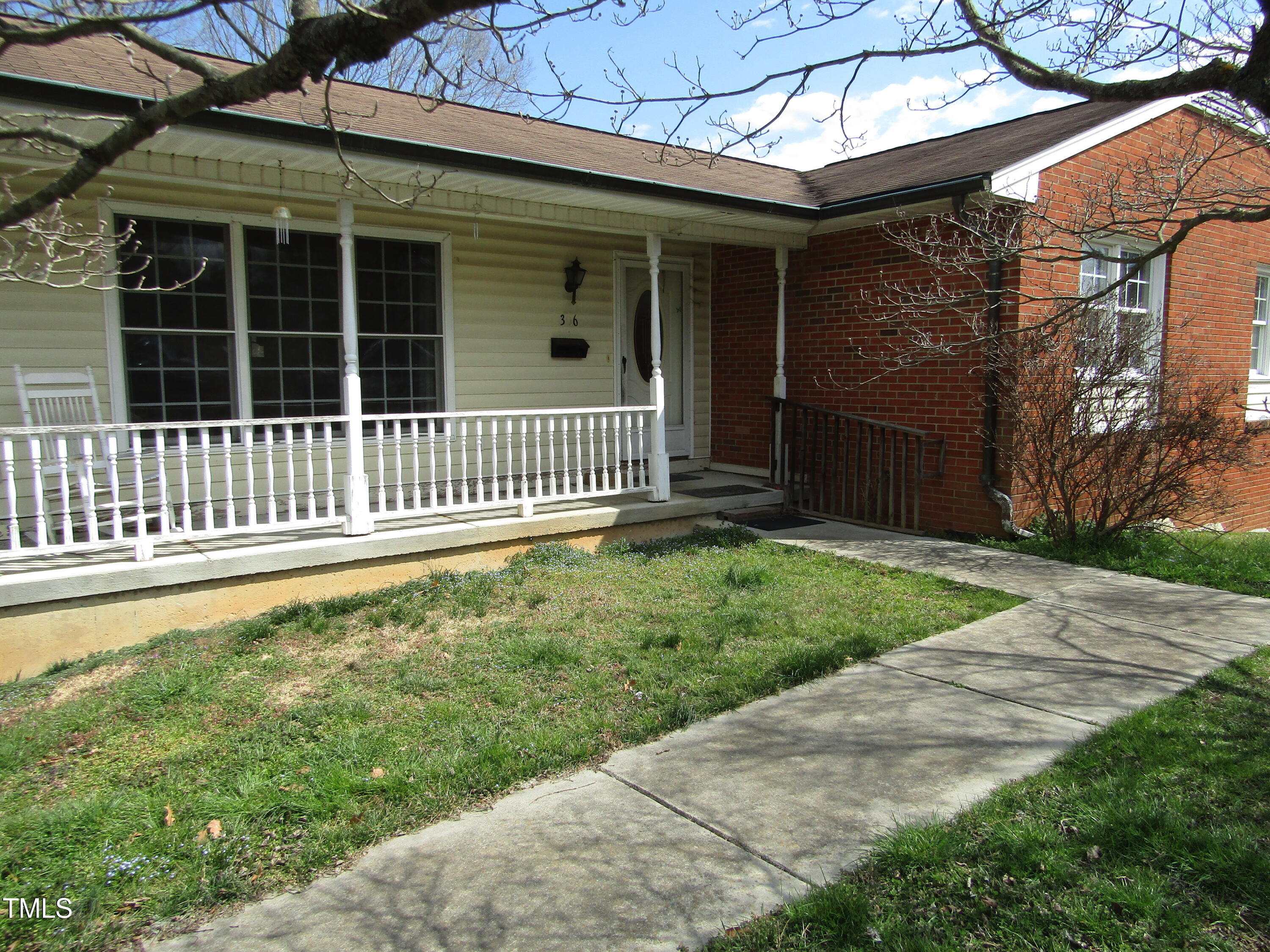 306 Eastway Lane Property Photo