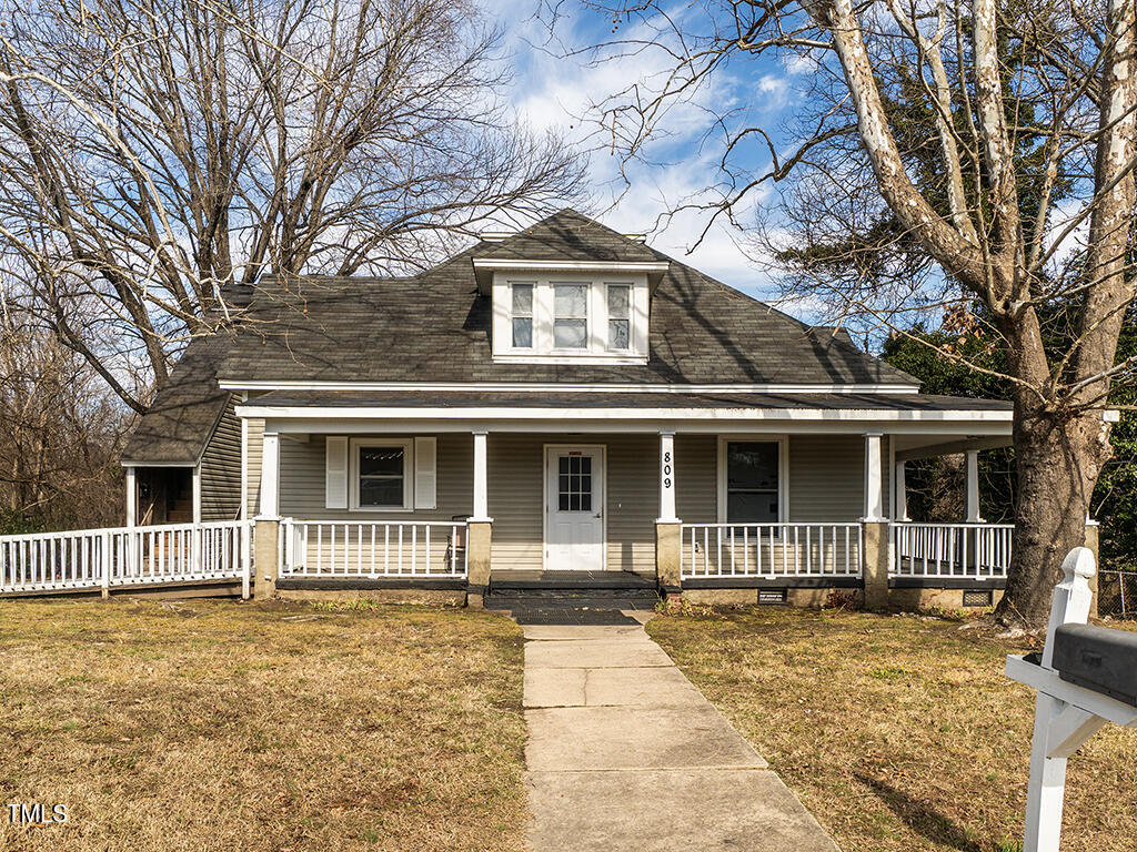 809 Wicker Street Property Photo