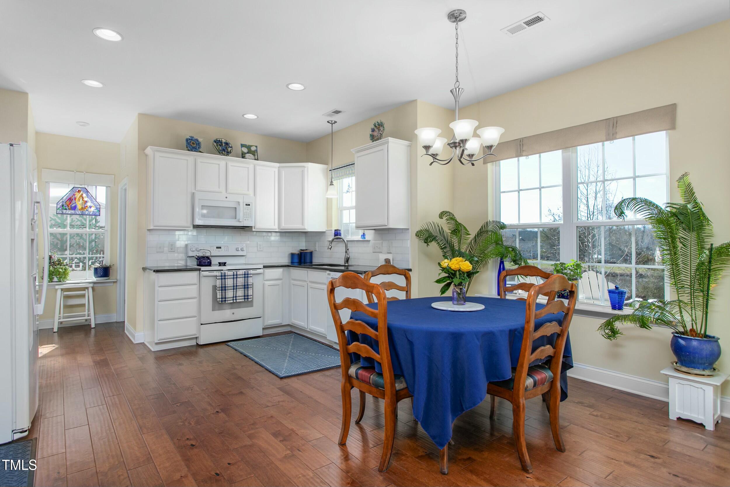 135 Claystone Drive Property Photo 11