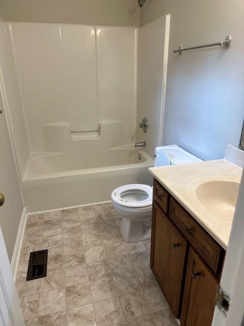 105 Starmount Road Property Photo 11