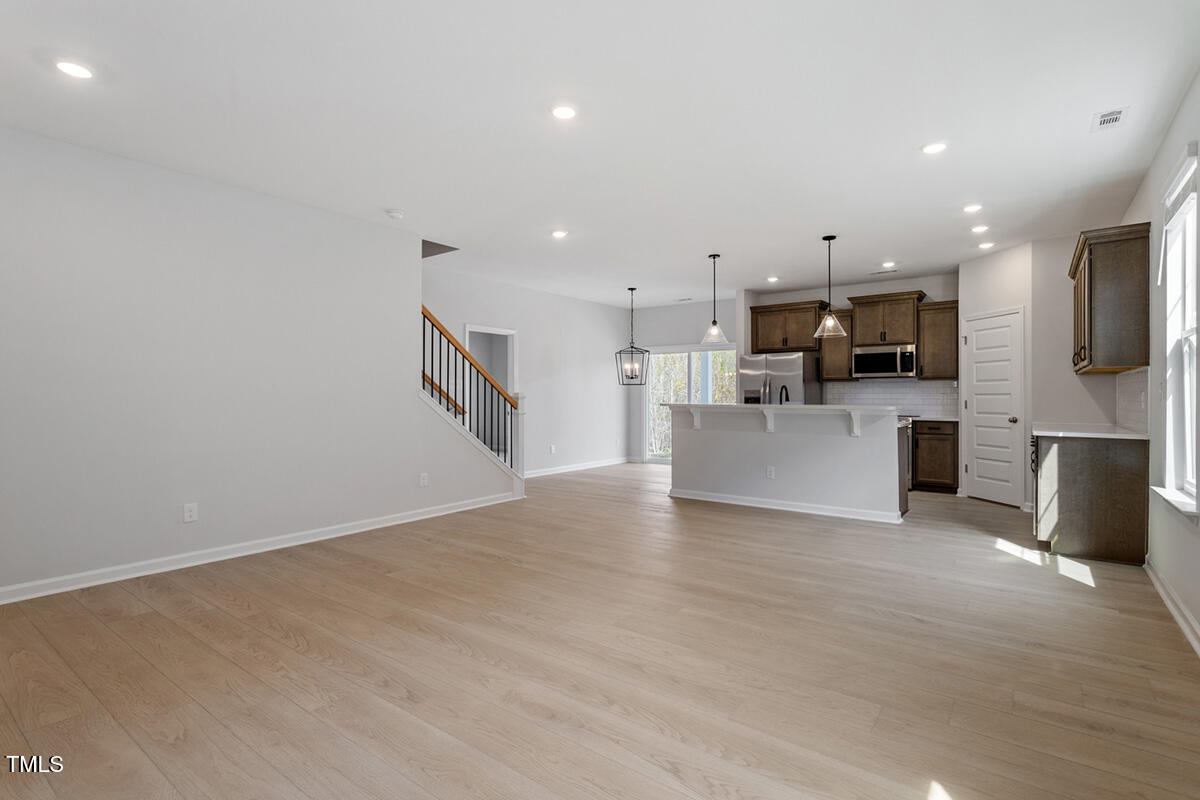 209 Meadowbark Bend # 20 Property Photo 8