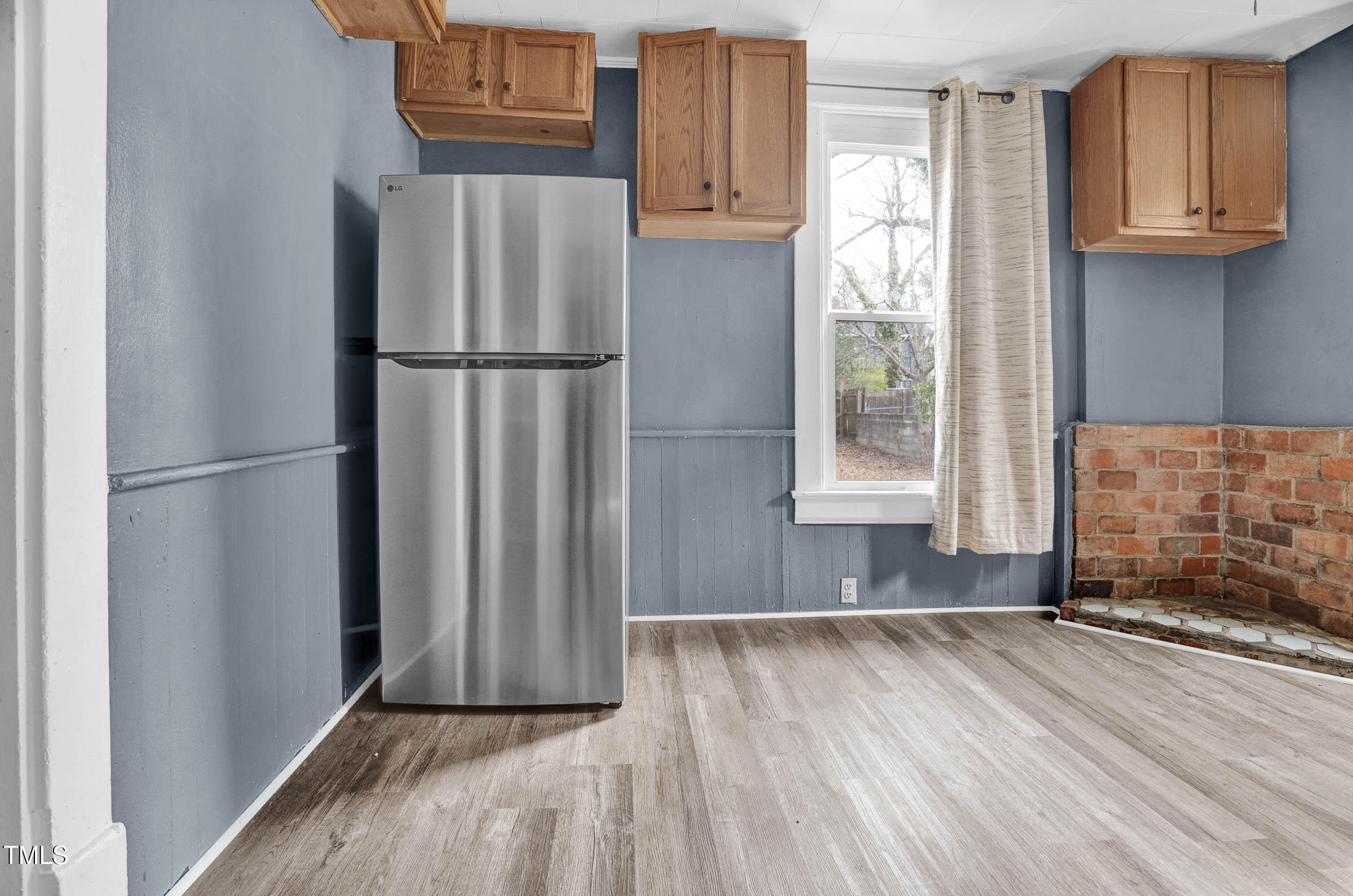 305 S Howell Street Property Photo 12