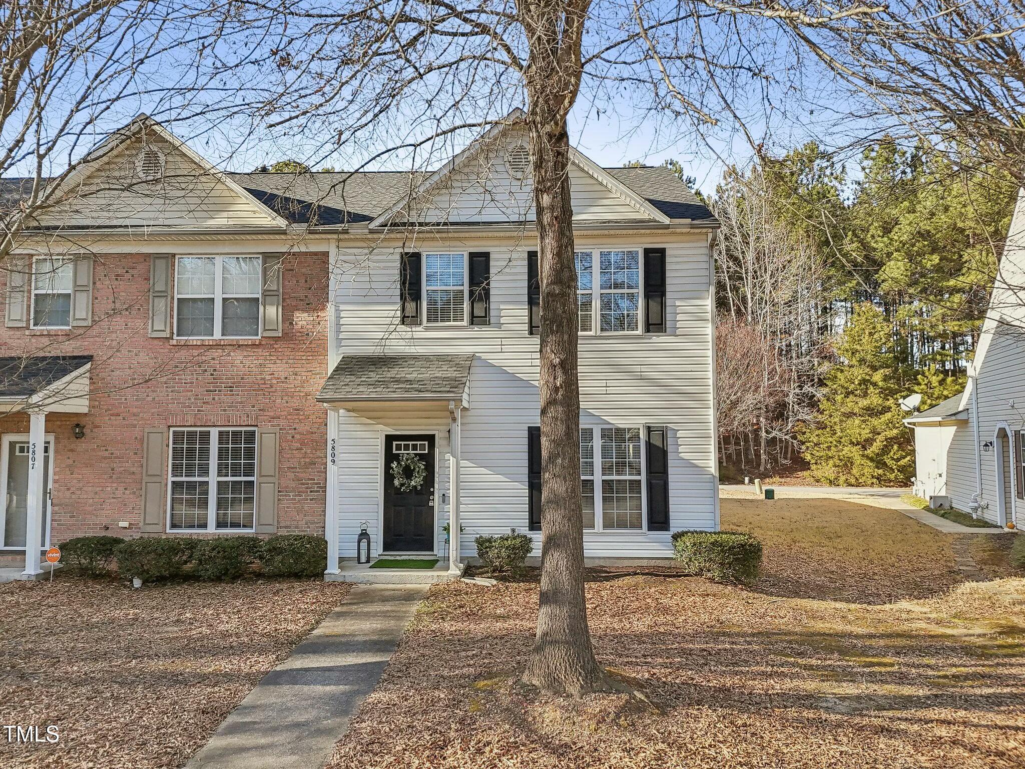 5809 Neuse Wood Drive Property Photo 2