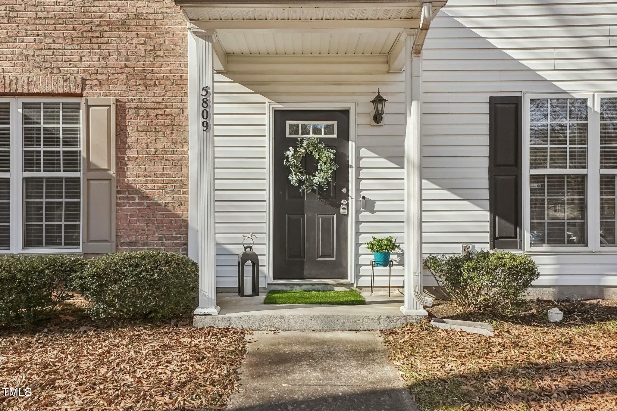 5809 Neuse Wood Drive Property Photo 3