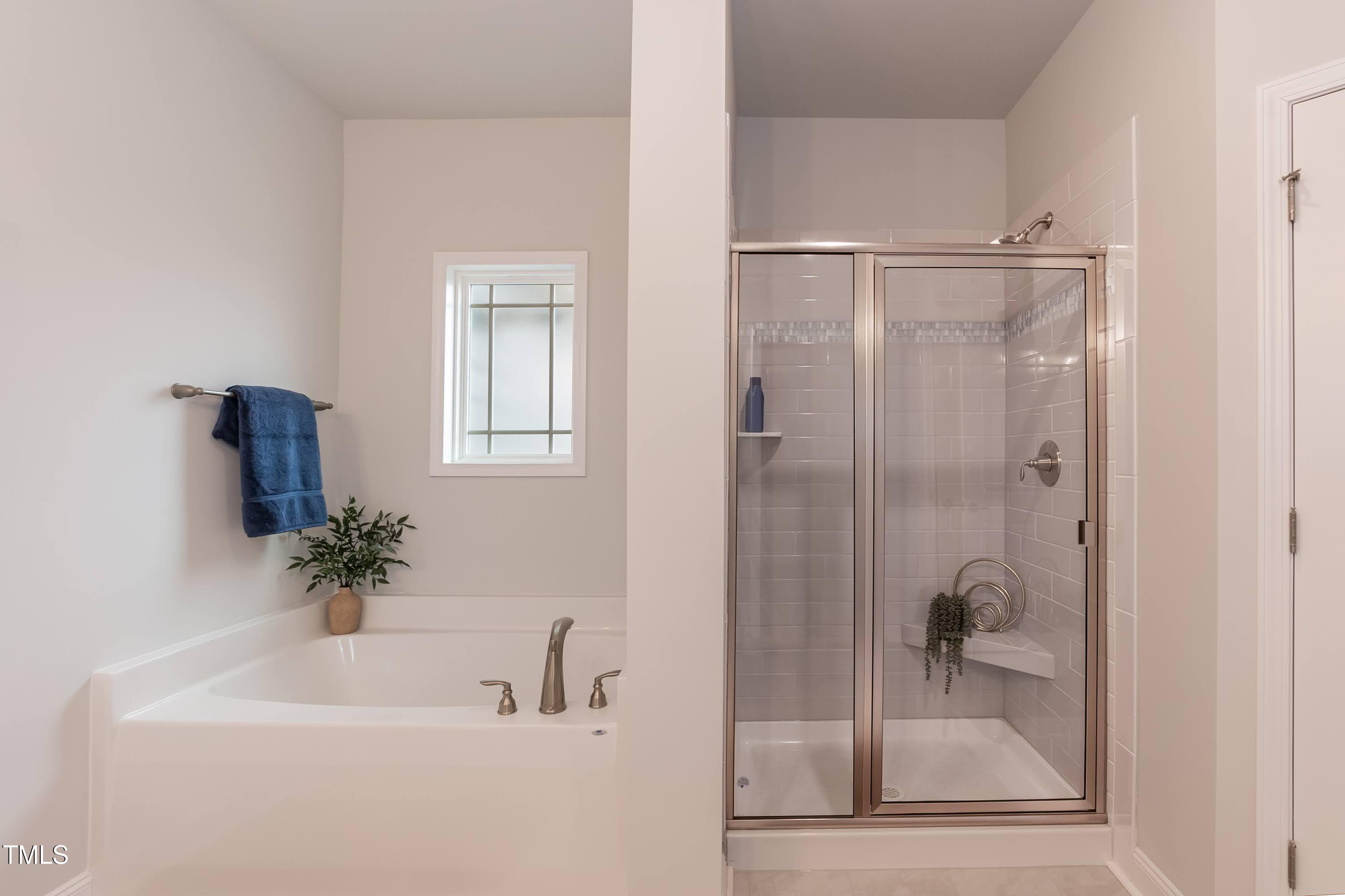 102 Oxford Court Property Photo 25