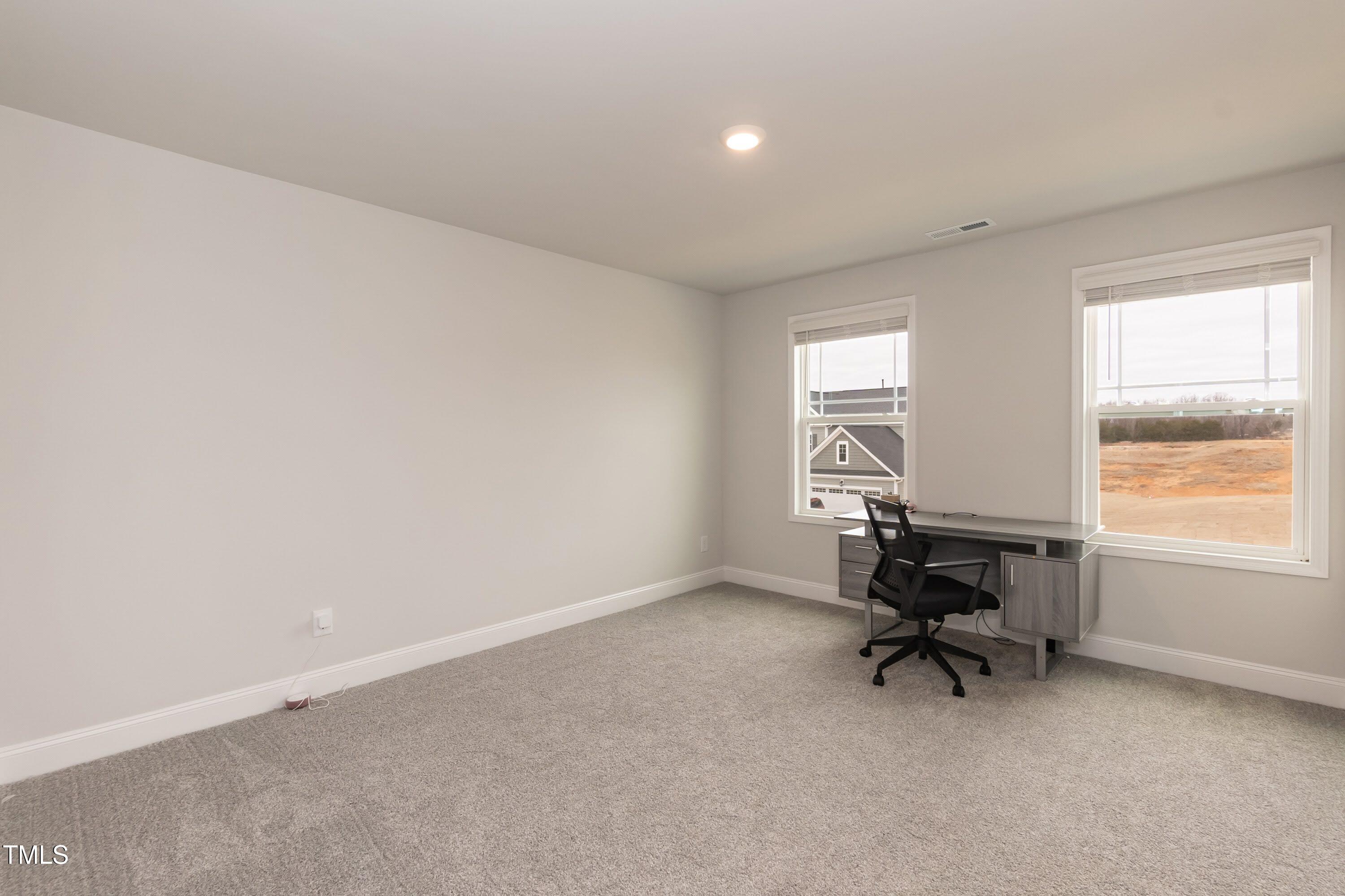 102 Oxford Court Property Photo 31