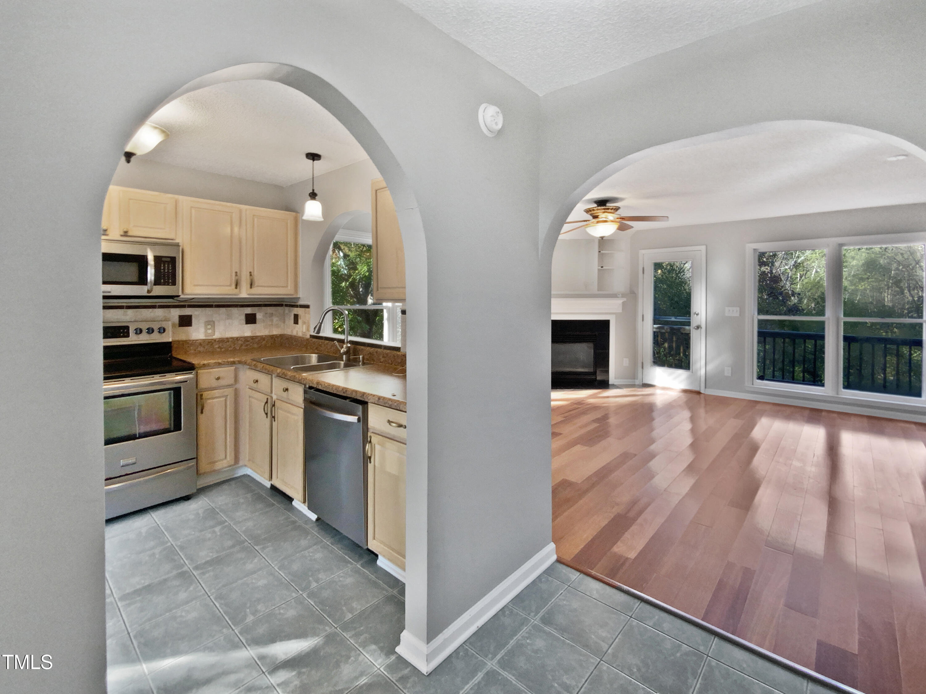 1638 Oakland Hills Way Property Photo 9