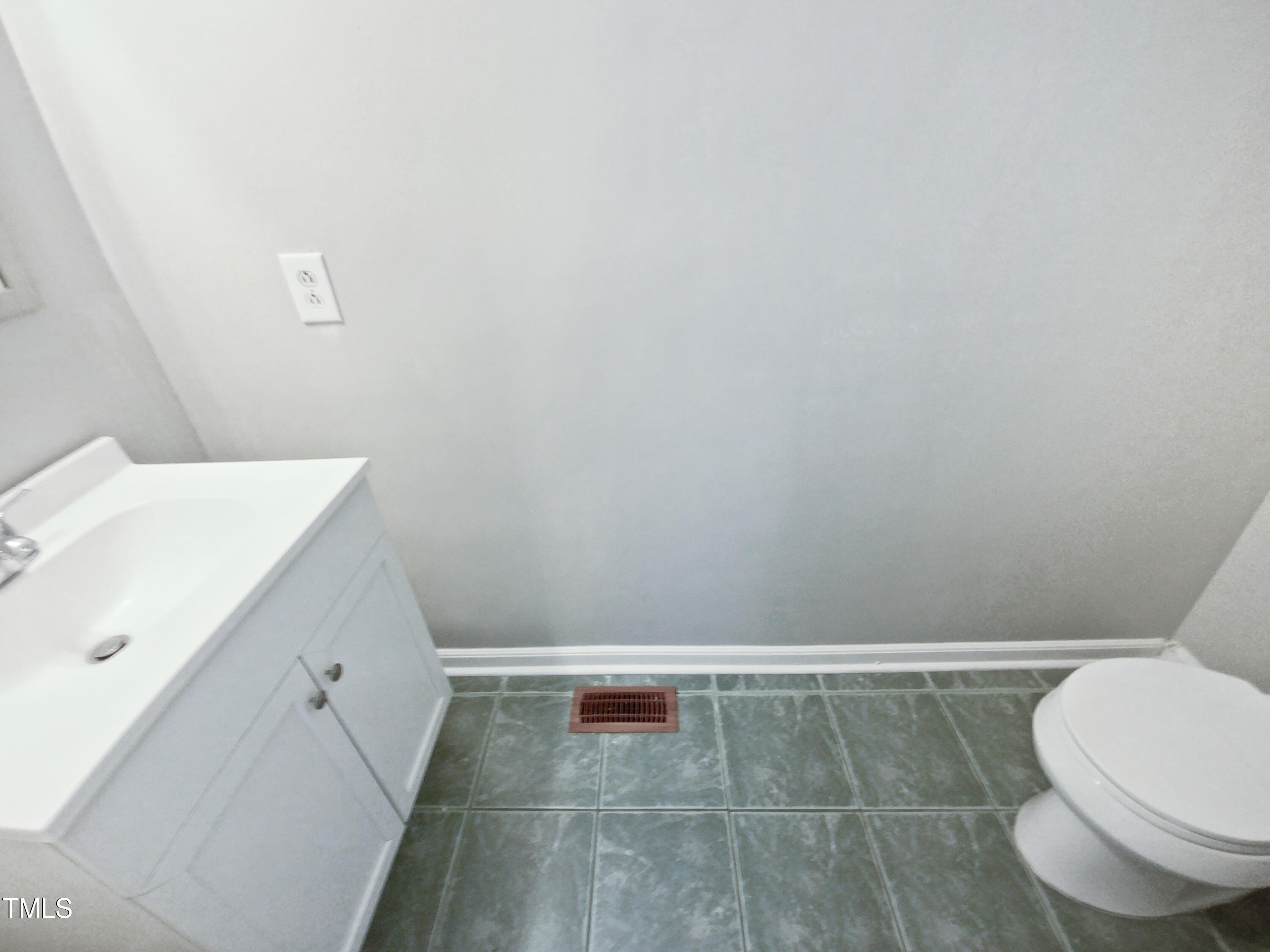 1638 Oakland Hills Way Property Photo 13