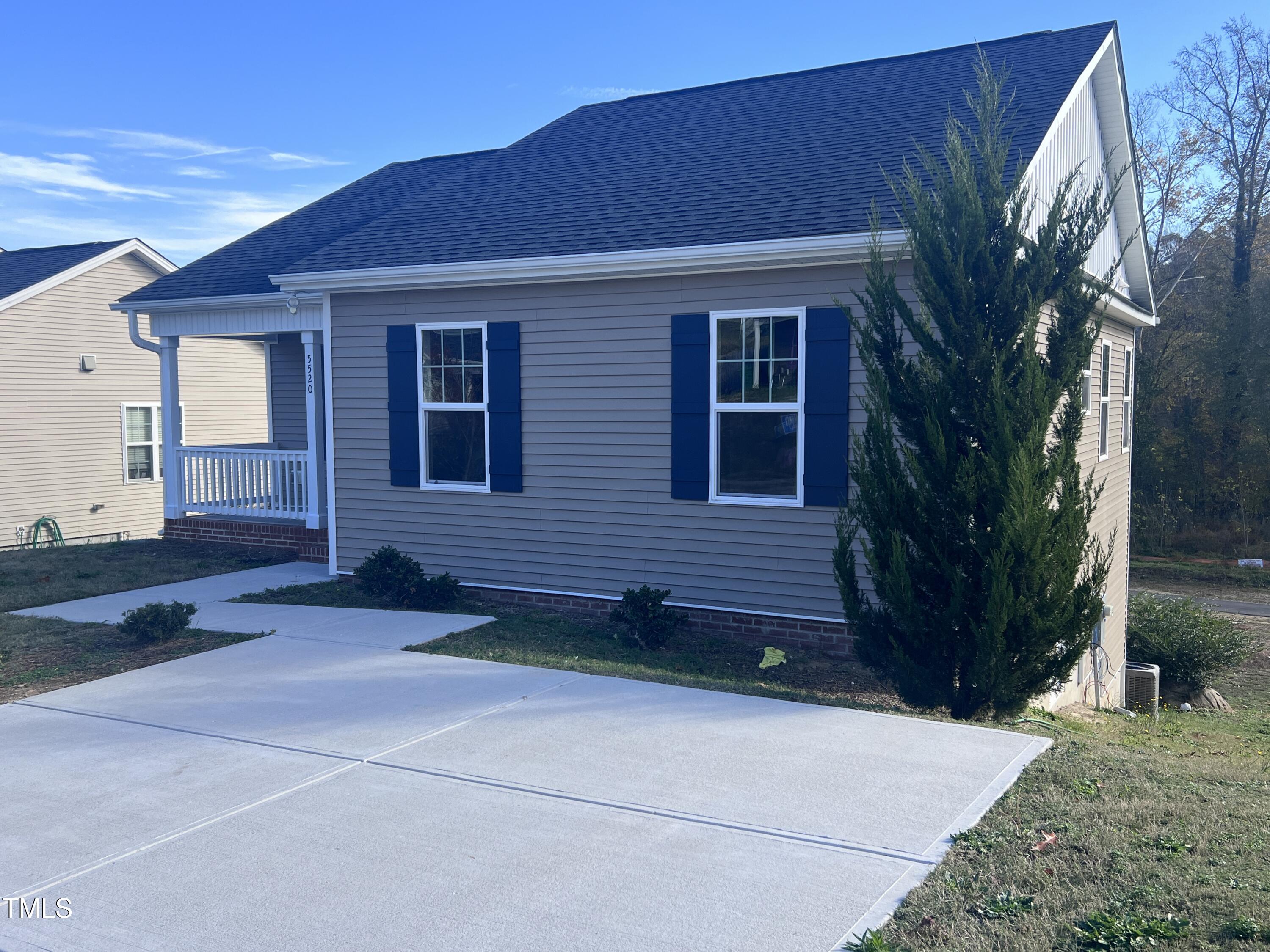 5520 Neuse View Drive Property Photo 2