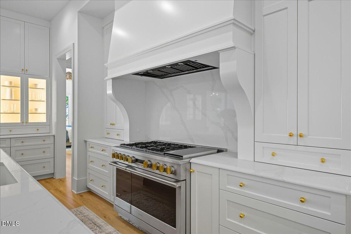 4305 Windsor Place Property Photo 17