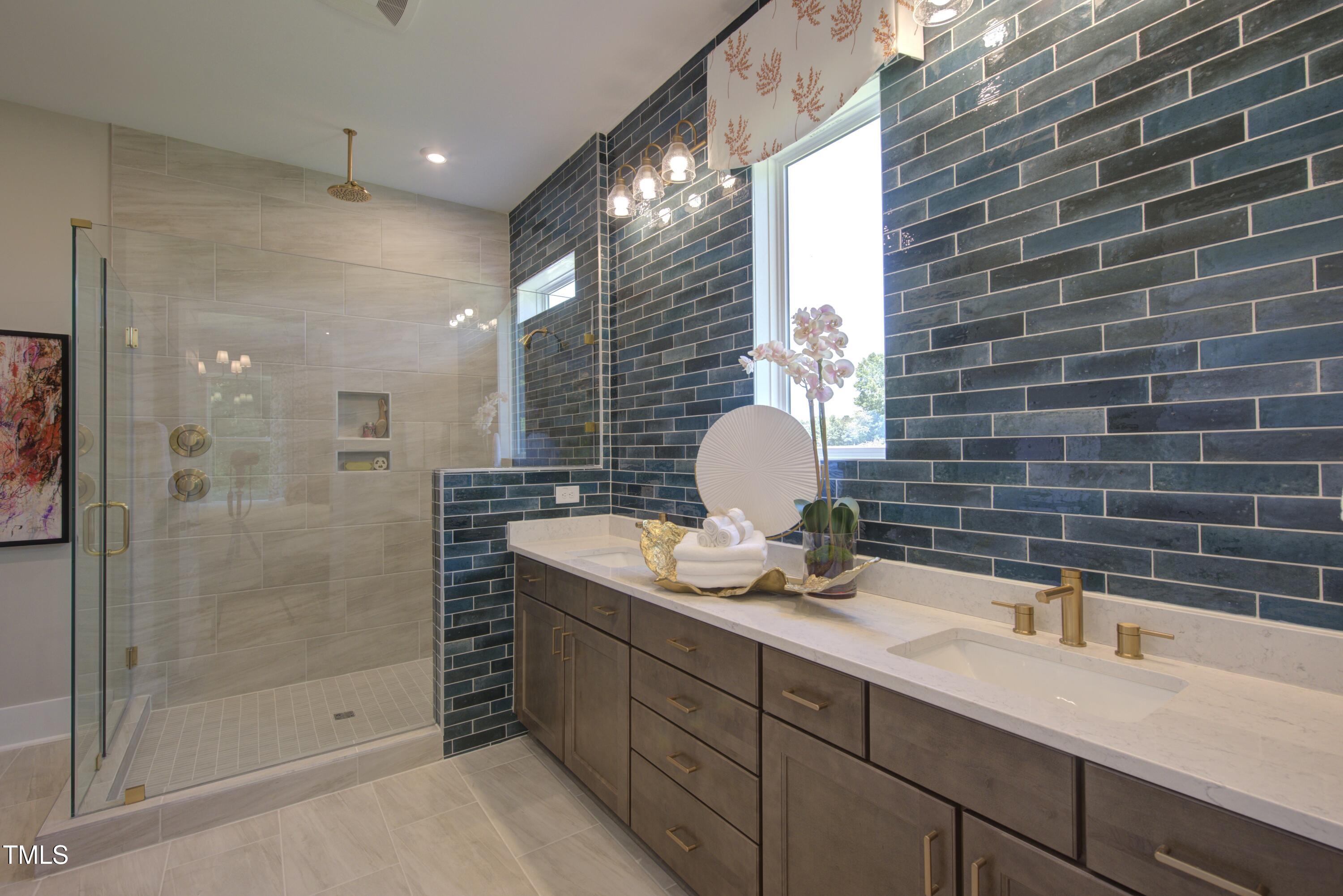 306 Golden Leaf Farms Road Property Photo 10