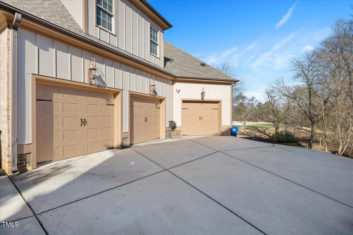 2933 Elmfield Street Property Photo 8