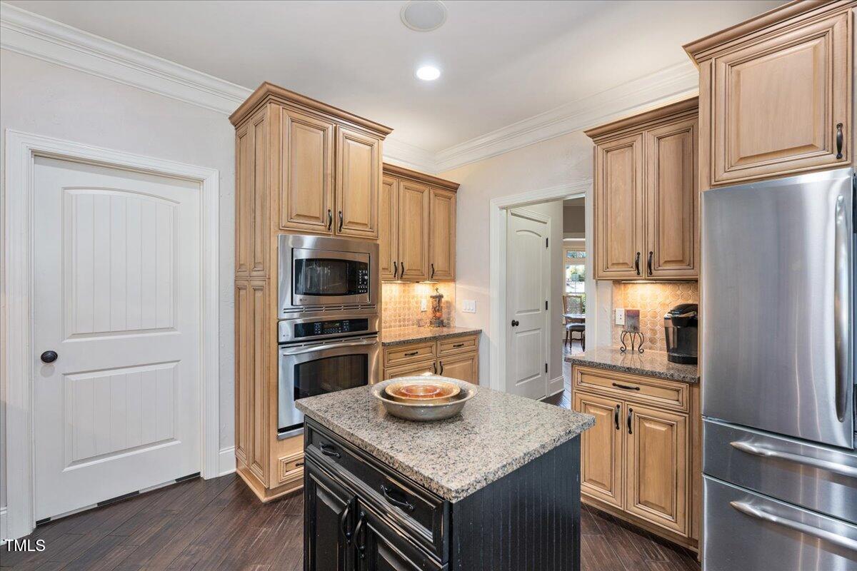 2933 Elmfield Street Property Photo 22