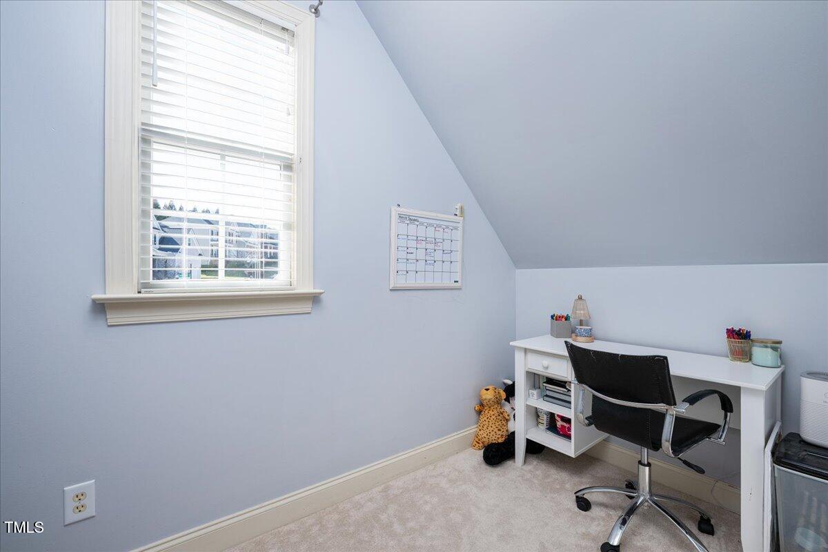 2933 Elmfield Street Property Photo 32