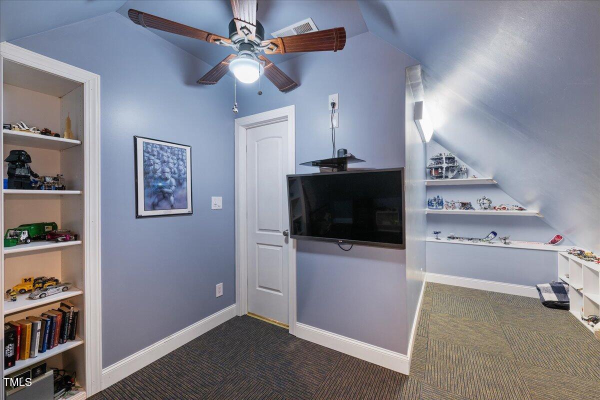 2933 Elmfield Street Property Photo 36