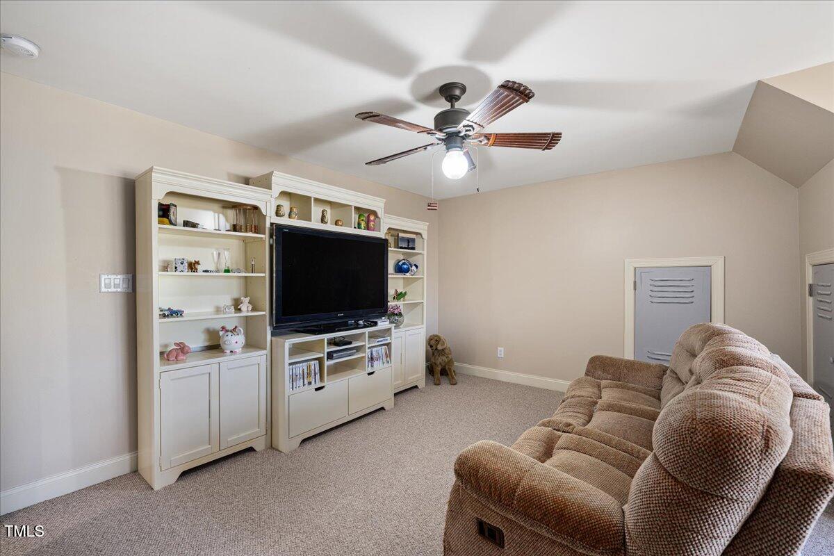 2933 Elmfield Street Property Photo 39
