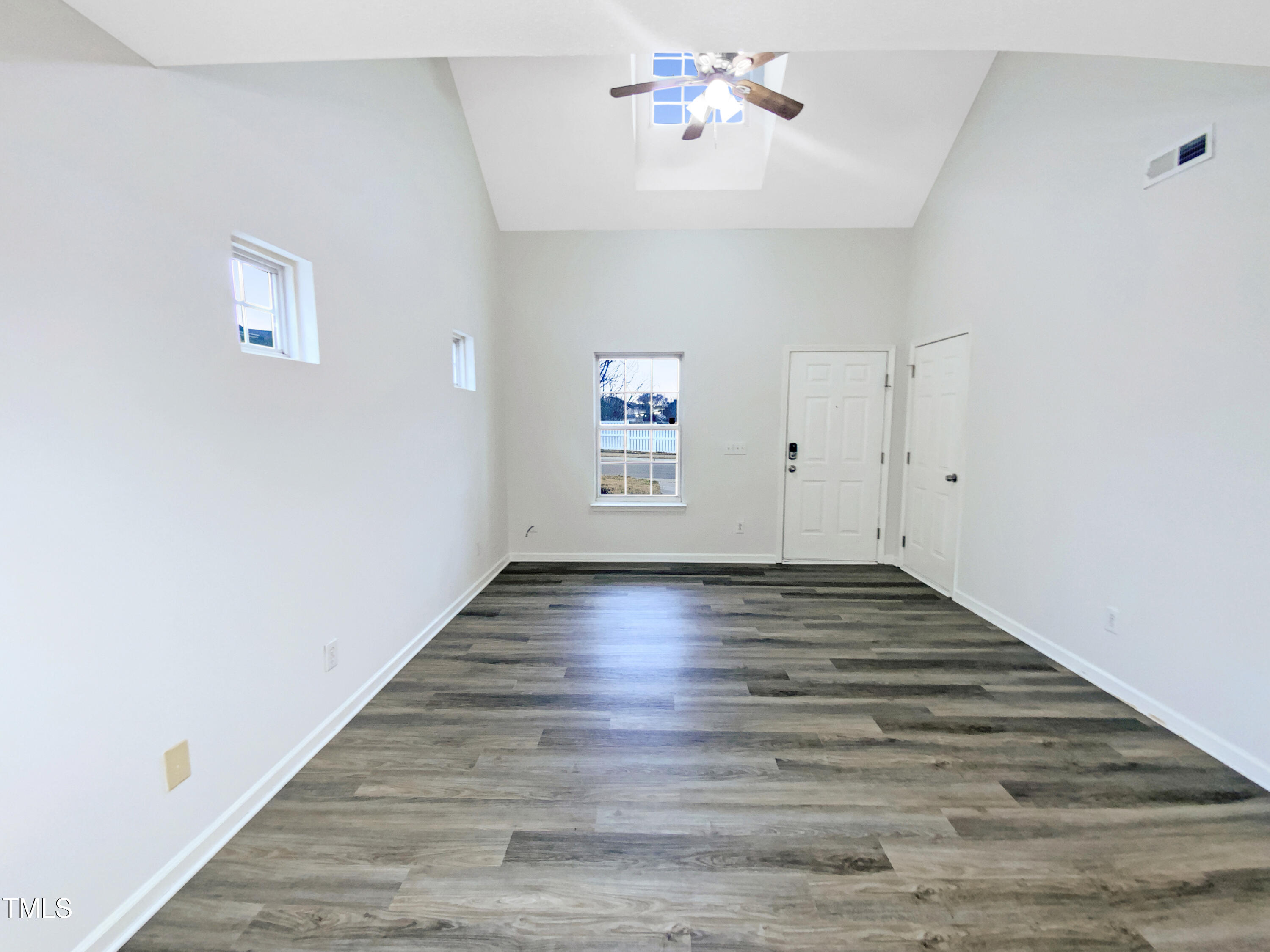 1628 Beacon Village Drive Property Photo 3