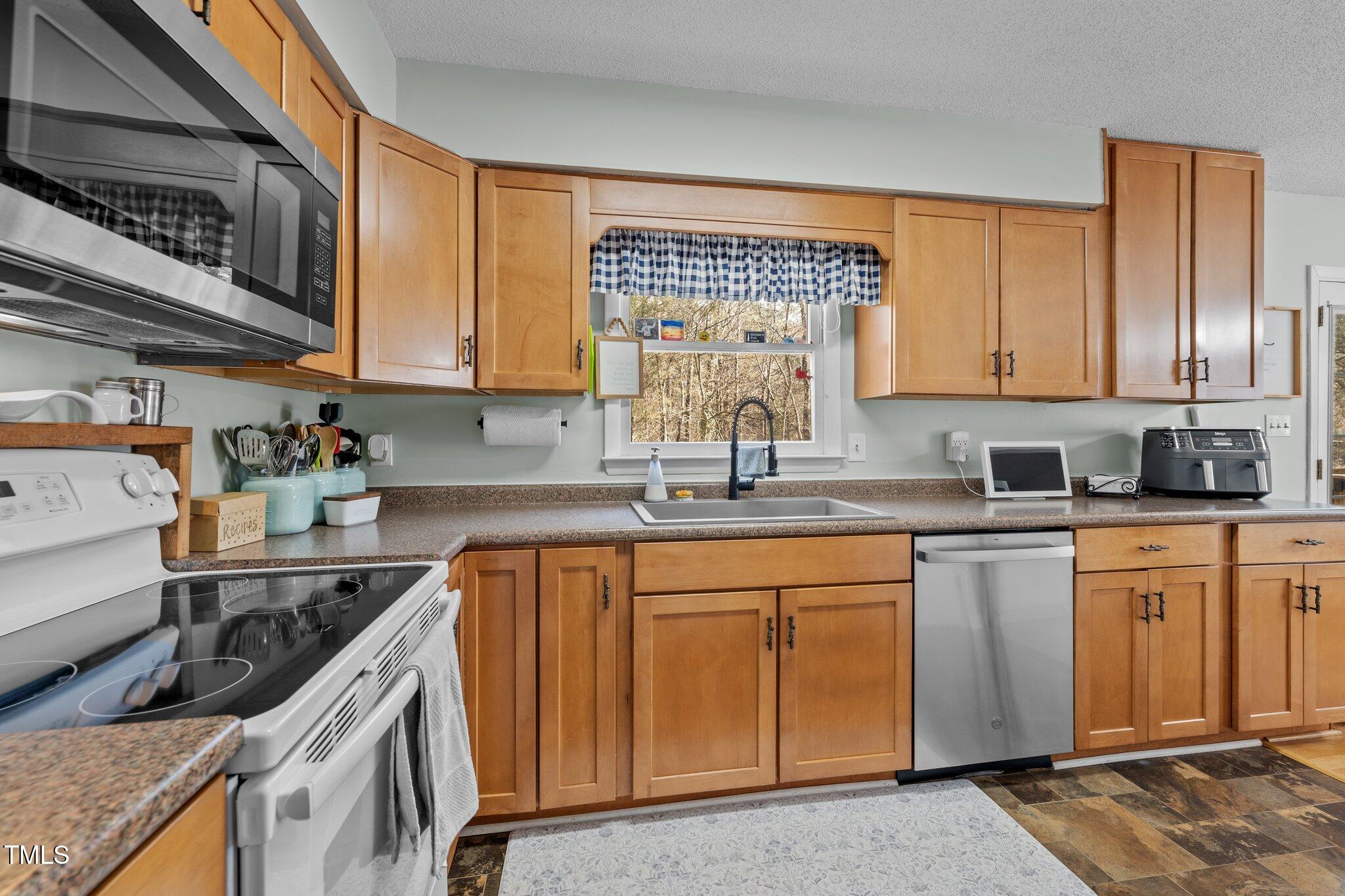 5403 Woodlane Drive Property Photo 9