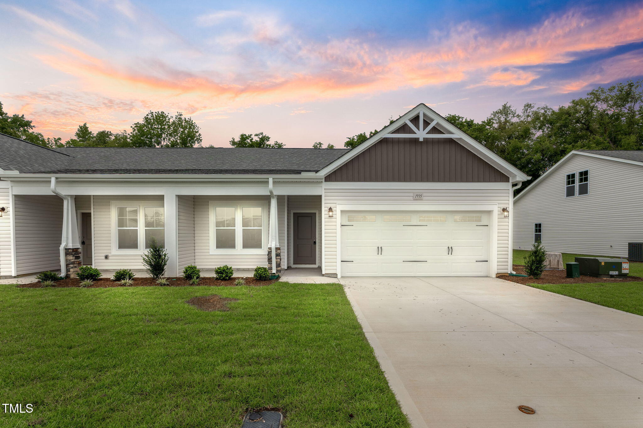 1935 Bluffside Drive Property Photo 1