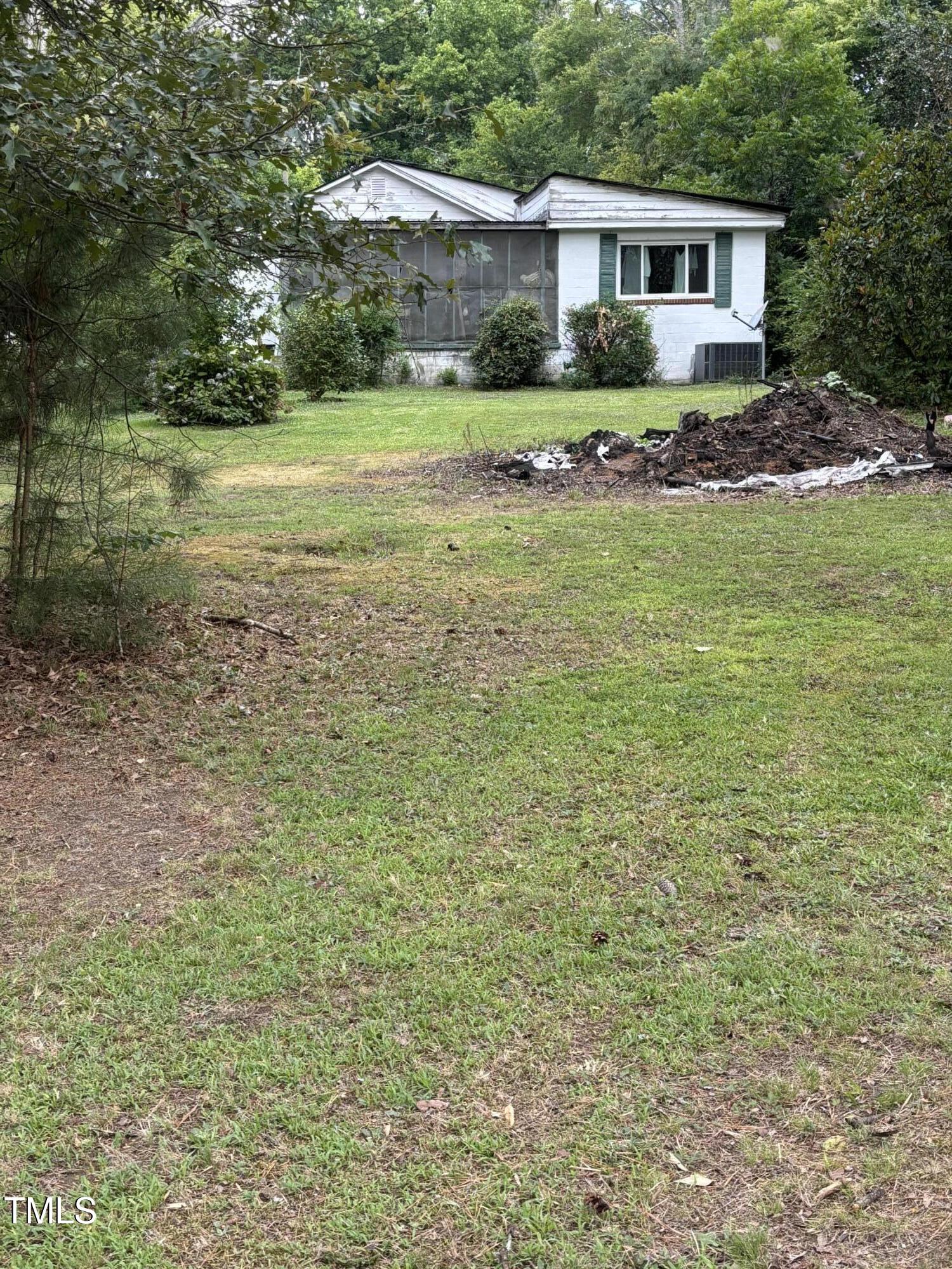 652 Old Sanford Road Property Photo