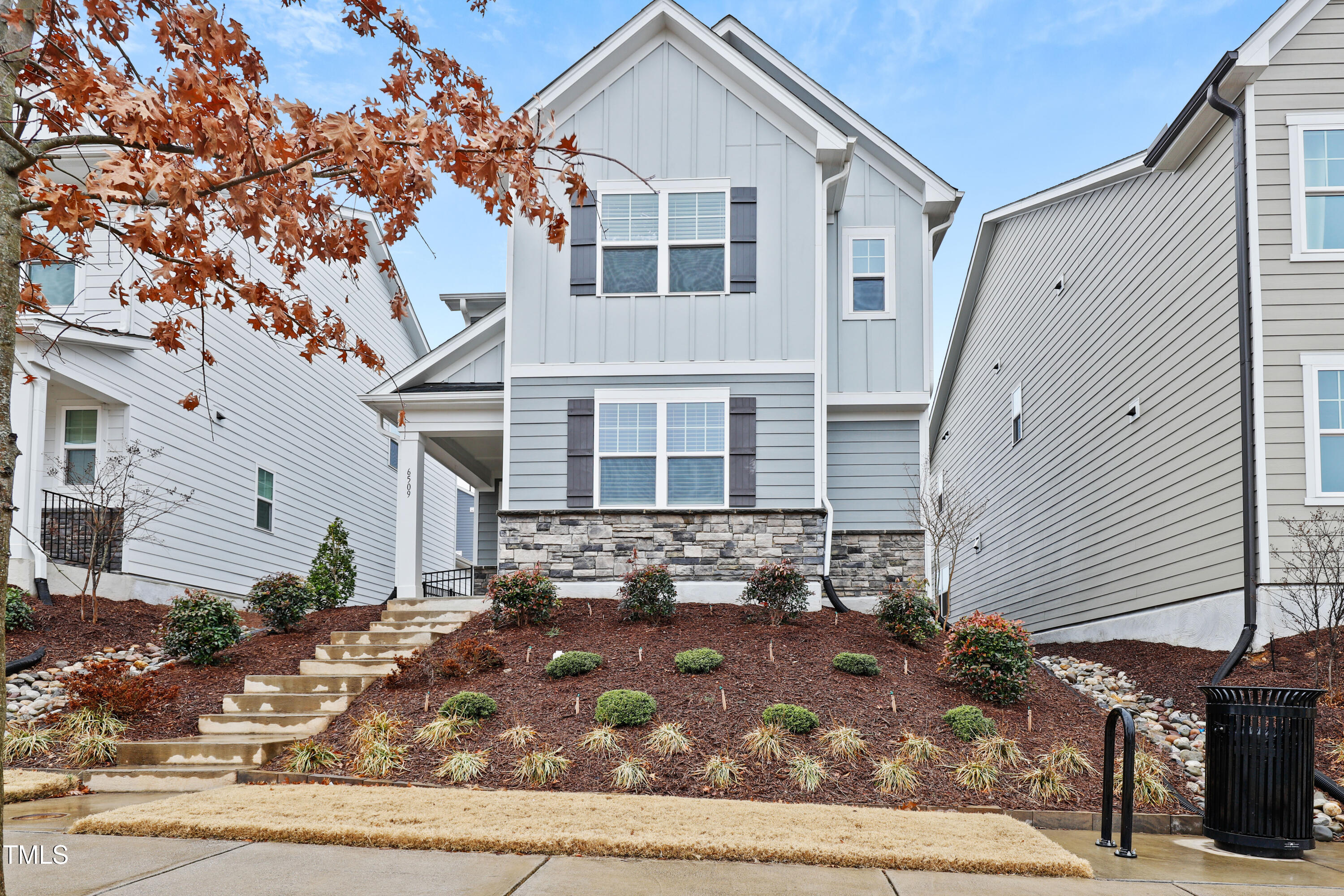 6509 Archwood Avenue Property Photo