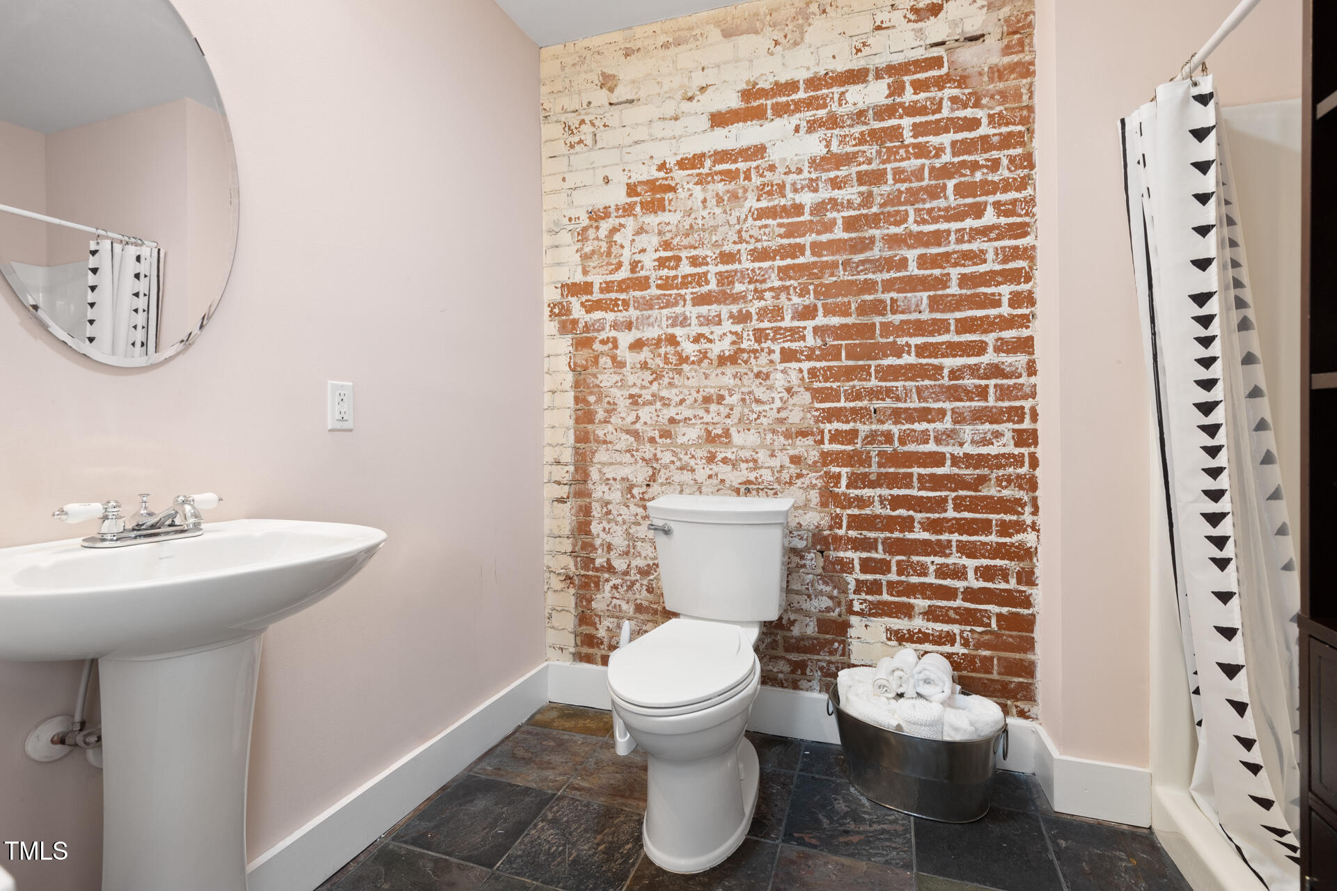 124 E Main Street Property Photo 16