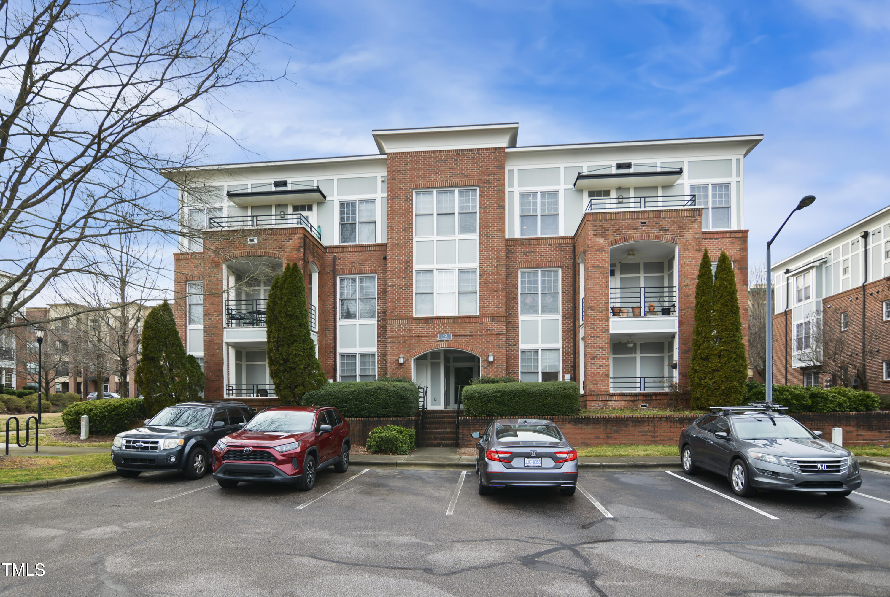 401 Finsbury Street # 301 Property Photo 1