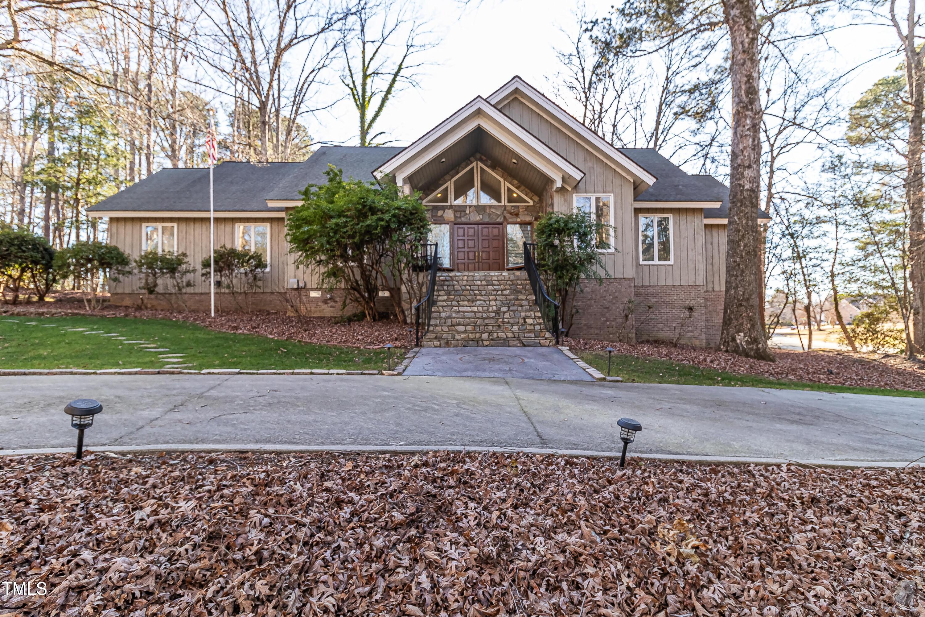 2715 Deerfield Lane Property Photo
