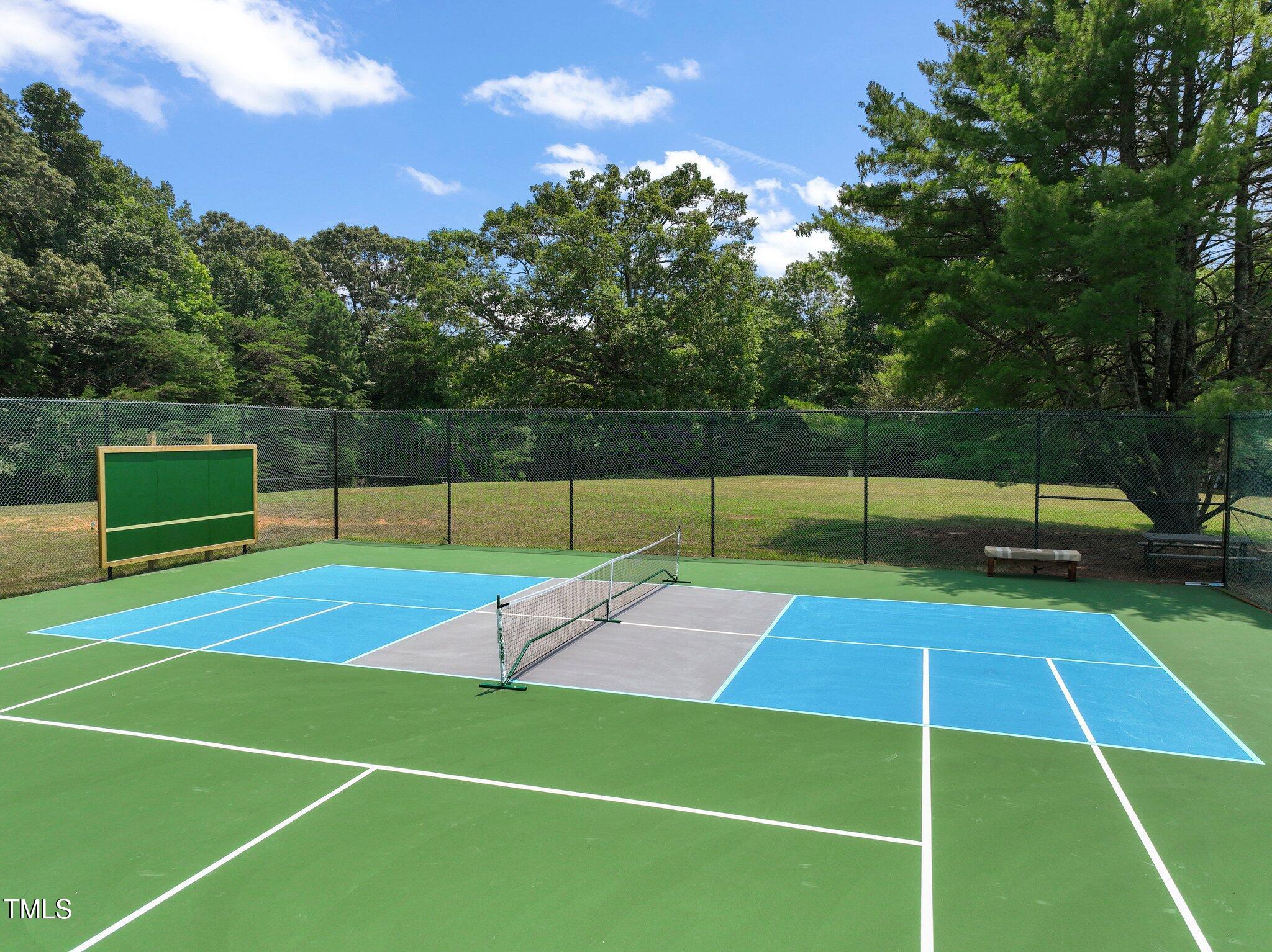 100 Red Bud Court Property Photo 6