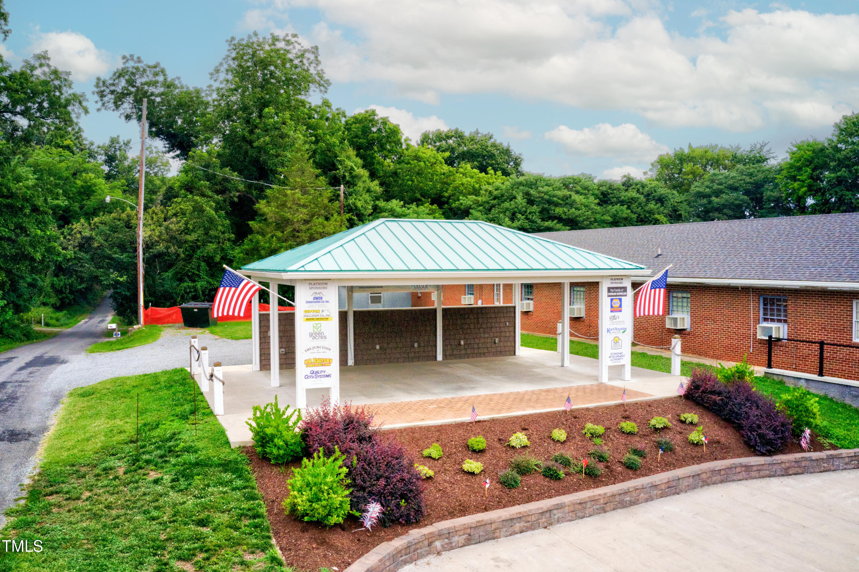 100 Red Bud Court Property Photo 18