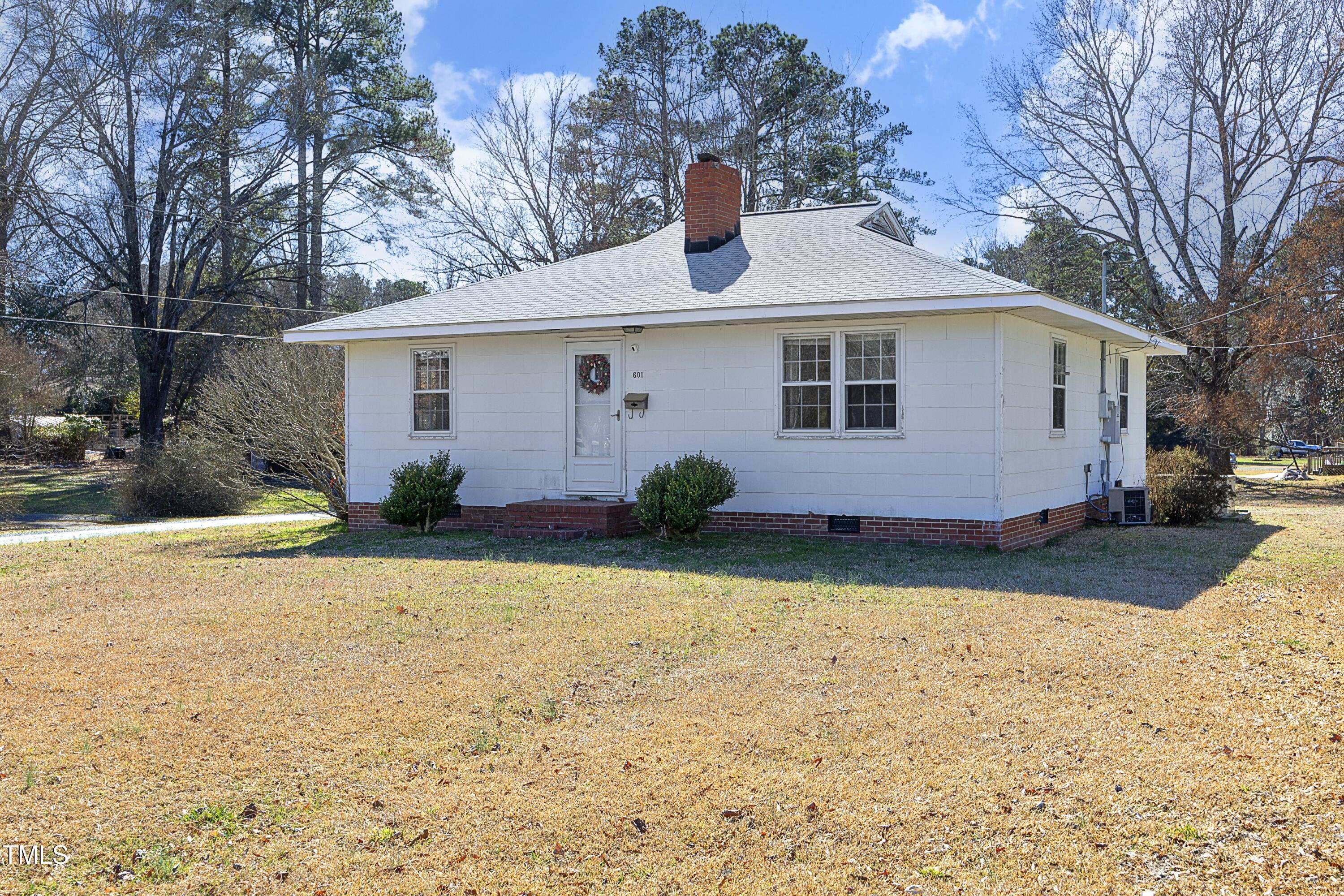 601 Hillsborough Road Property Photo