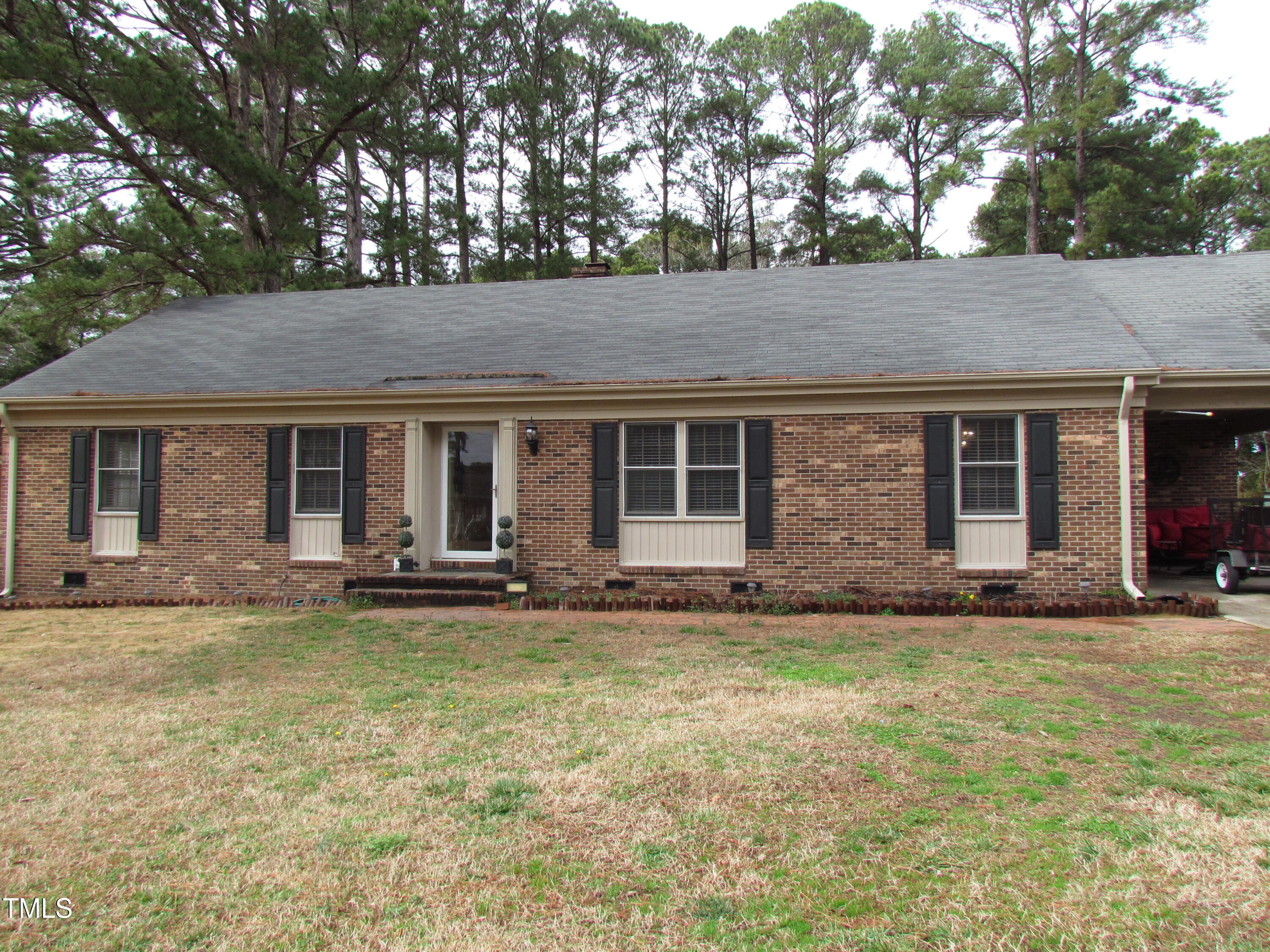1824 Oakdale Drive W Property Photo