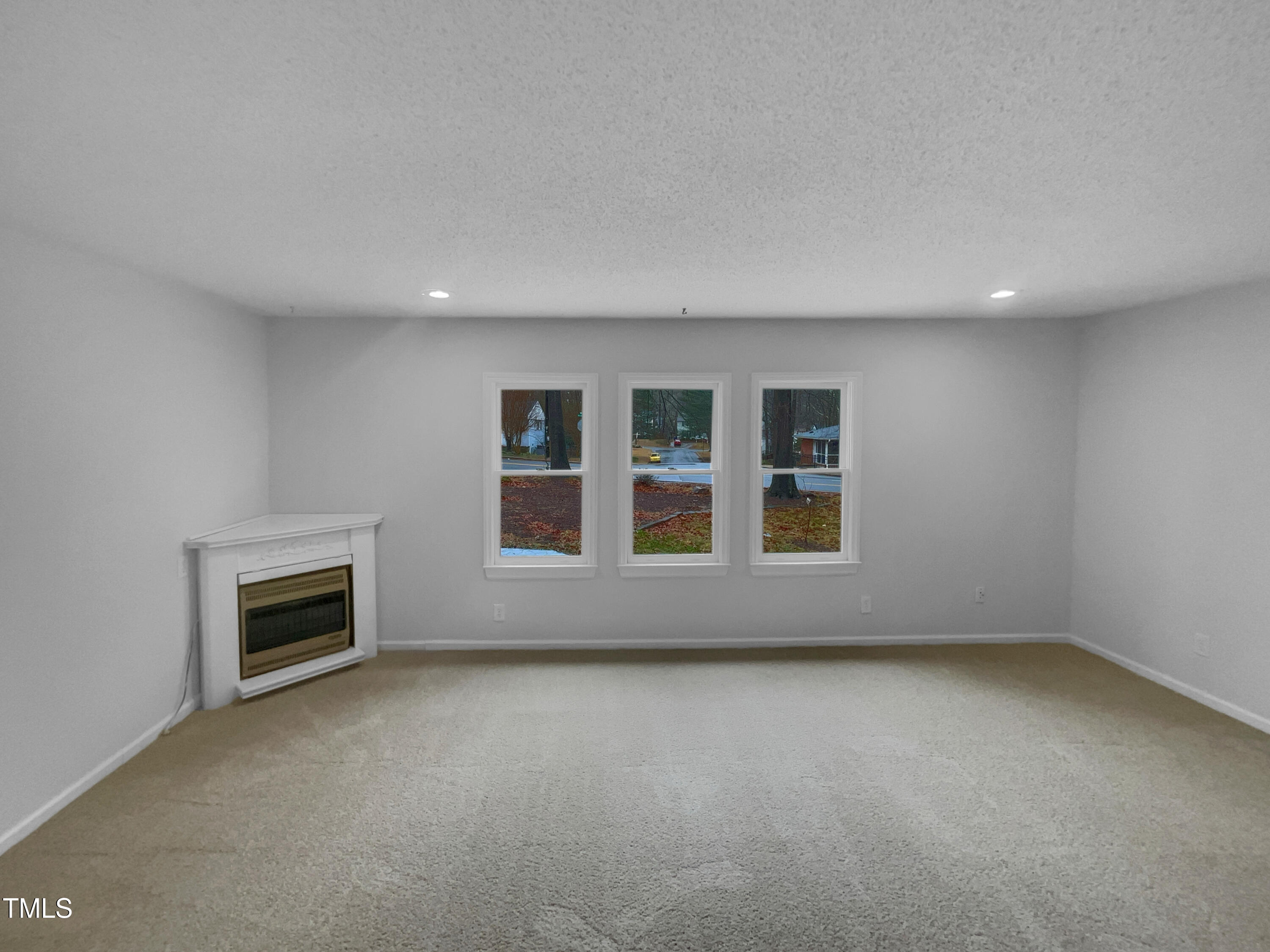 3300 Mossdale Avenue Property Photo 3