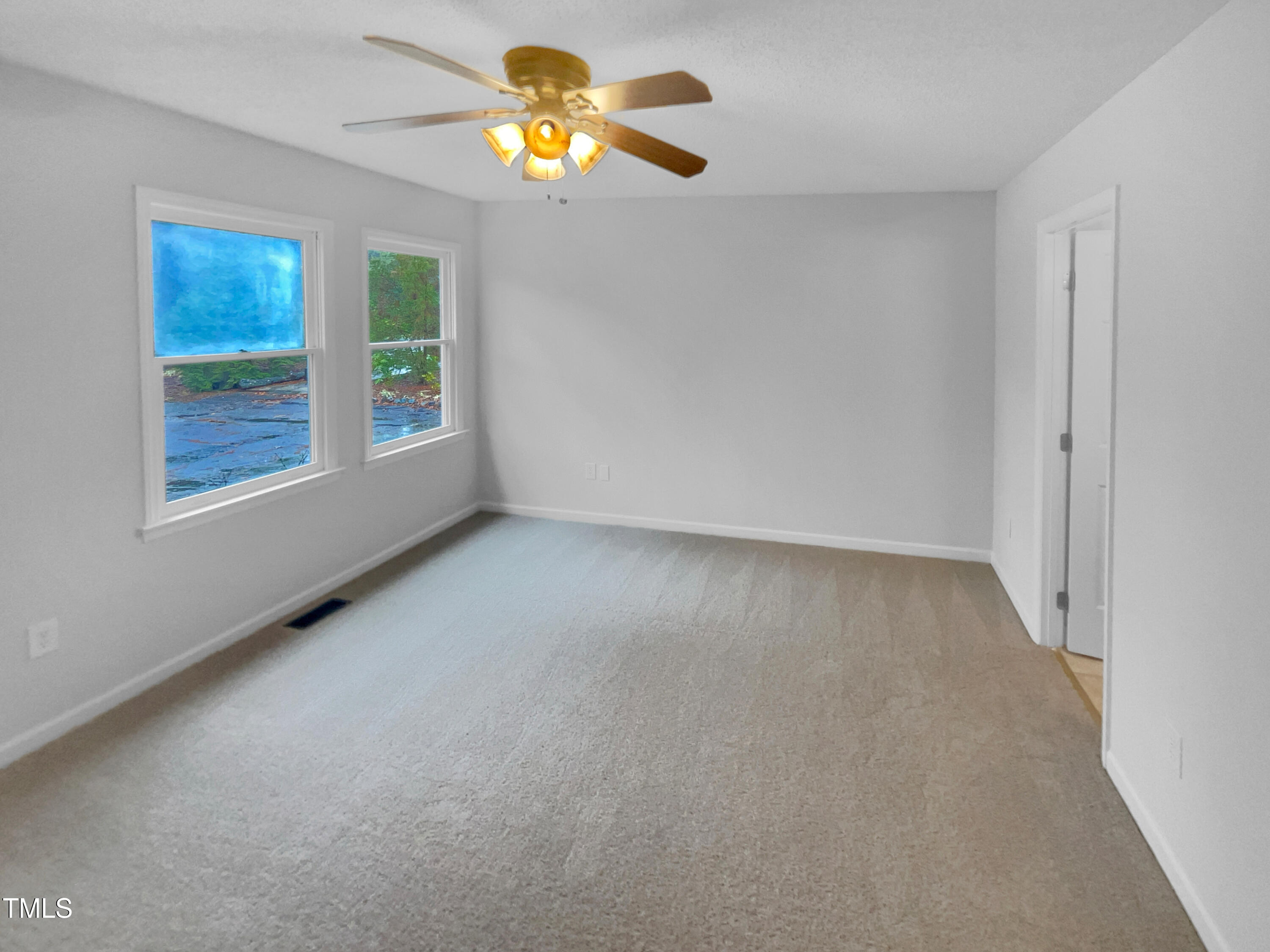 3300 Mossdale Avenue Property Photo 5