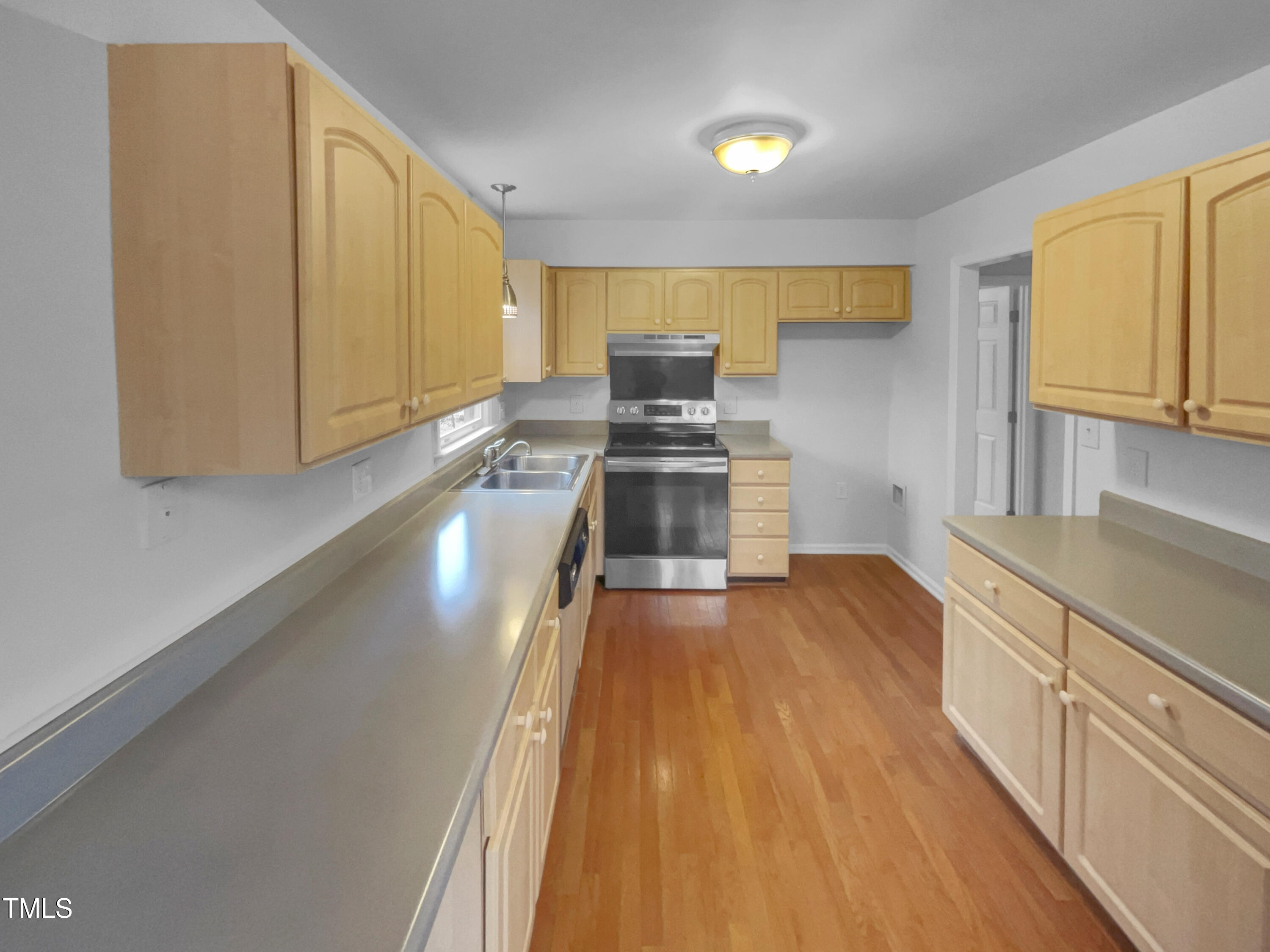 3300 Mossdale Avenue Property Photo 6