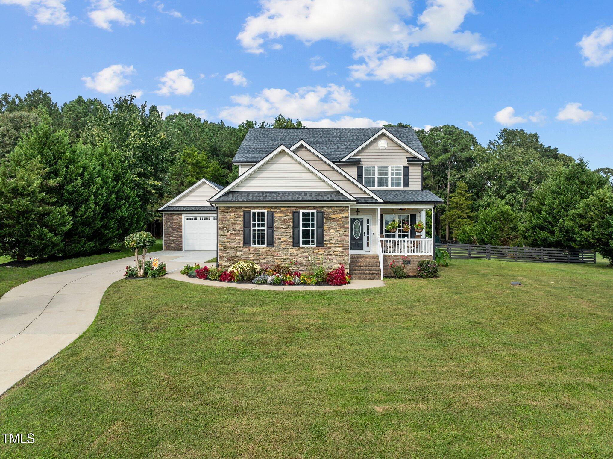 1052 Bluebell Lane Property Photo