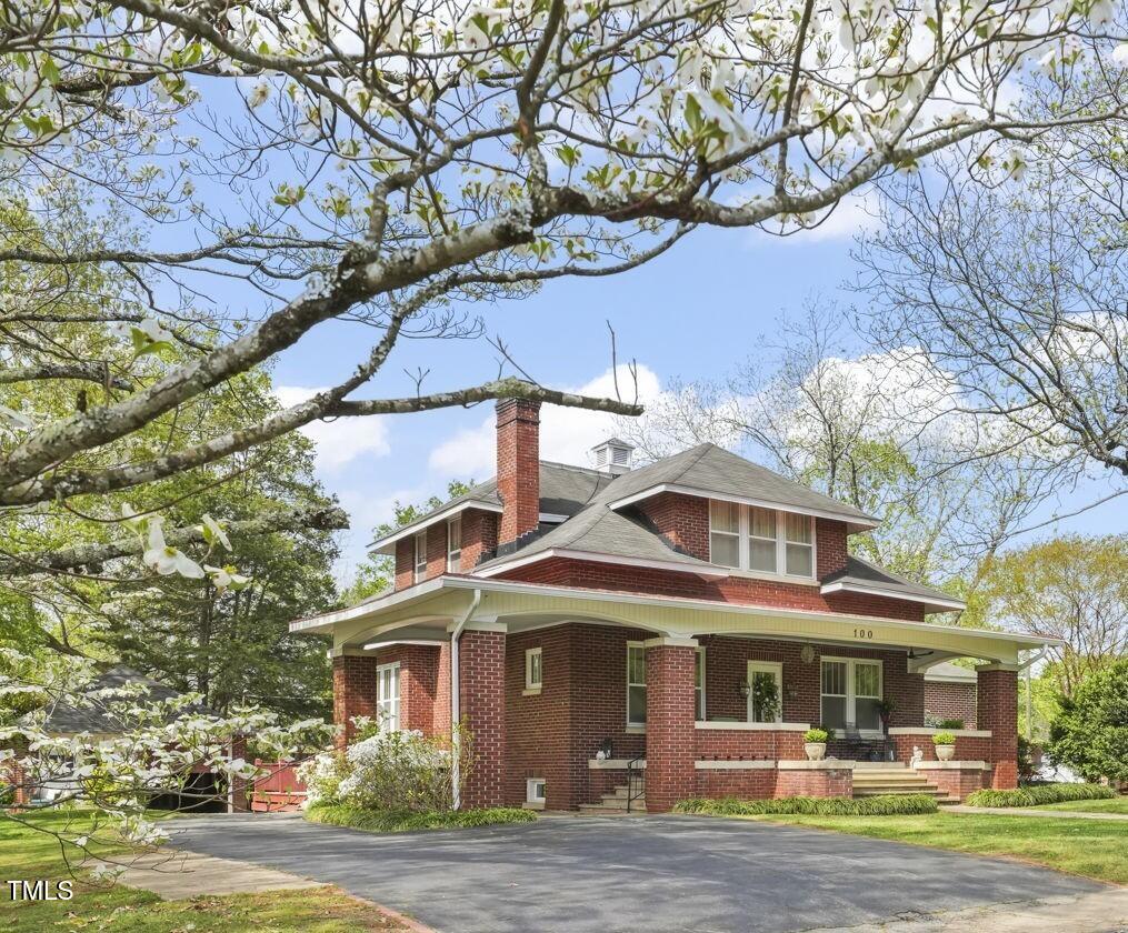 100 Eight Street Property Photo 1