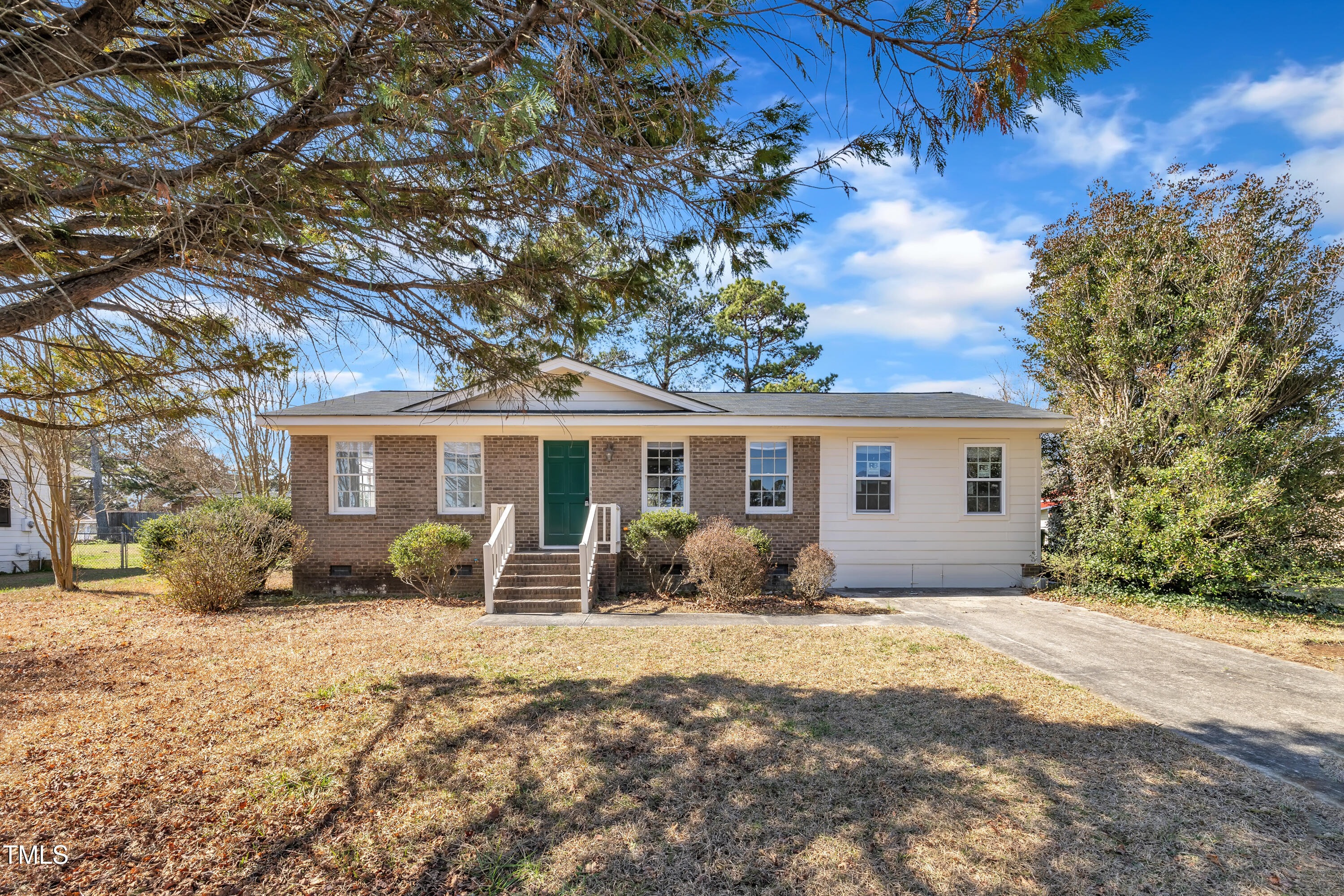 98 S Denise Avenue Property Photo