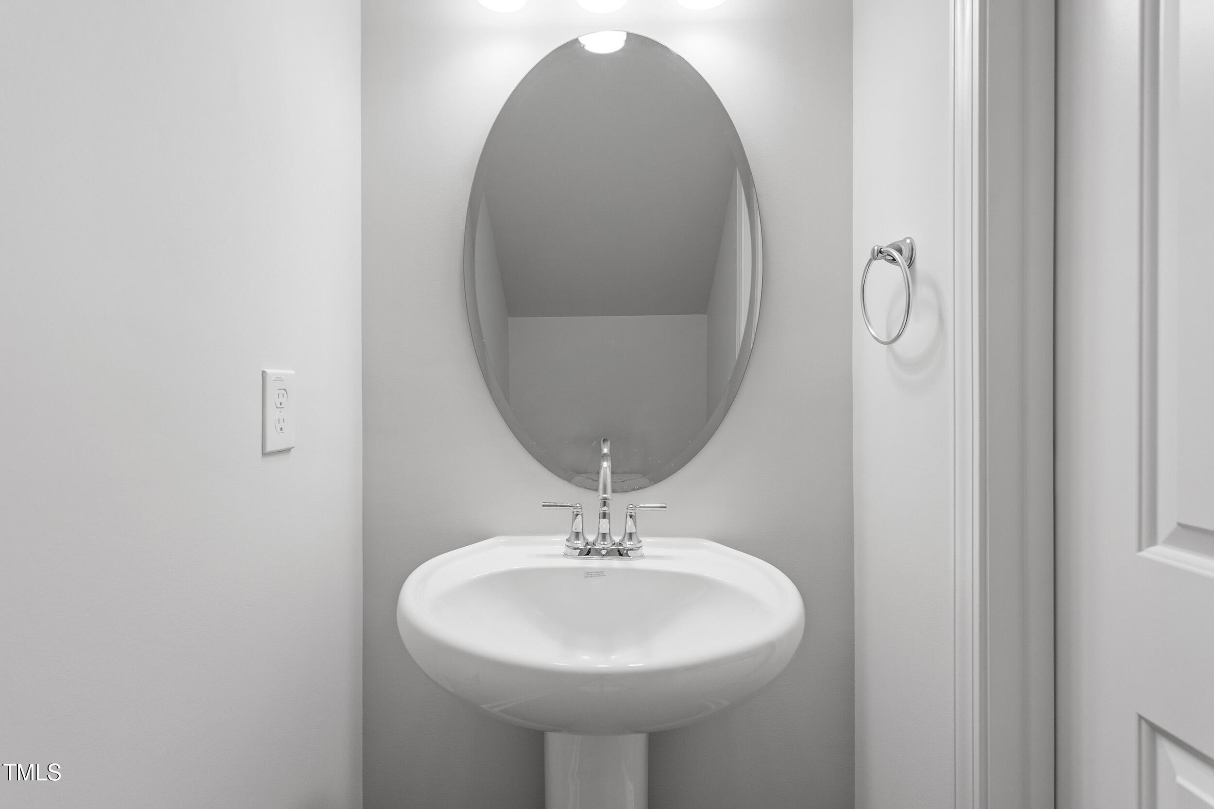 308 White Oak Garden Way # 215 Property Photo 15