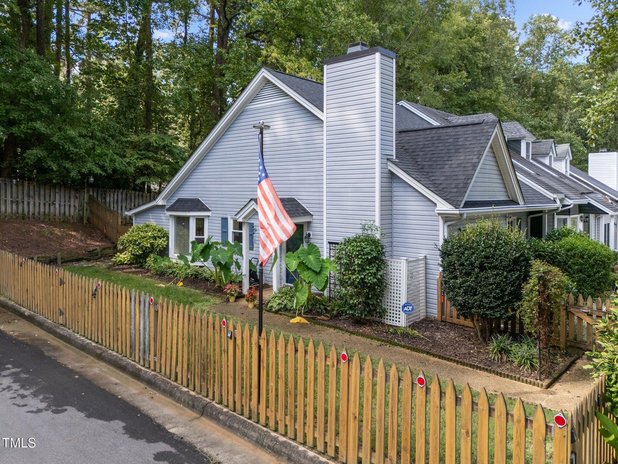 131 Carriage House Trail Property Photo 4