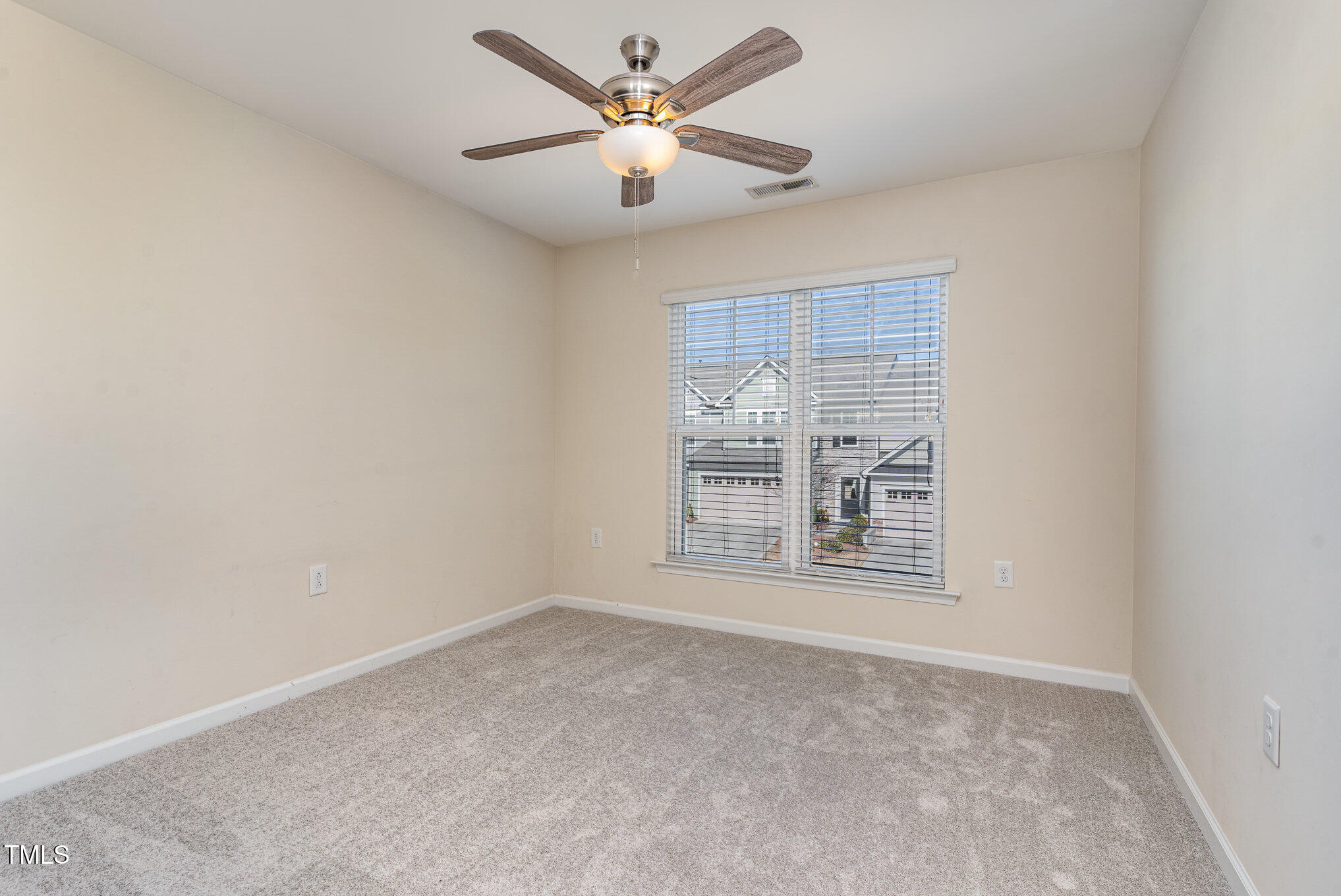 1009 Laceflower Drive Property Photo 15