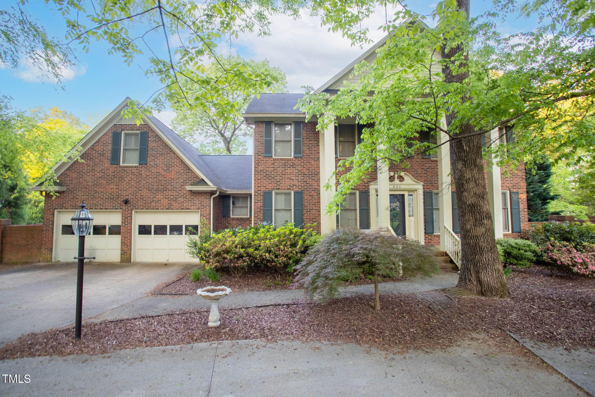 826 Warwick Court Property Photo