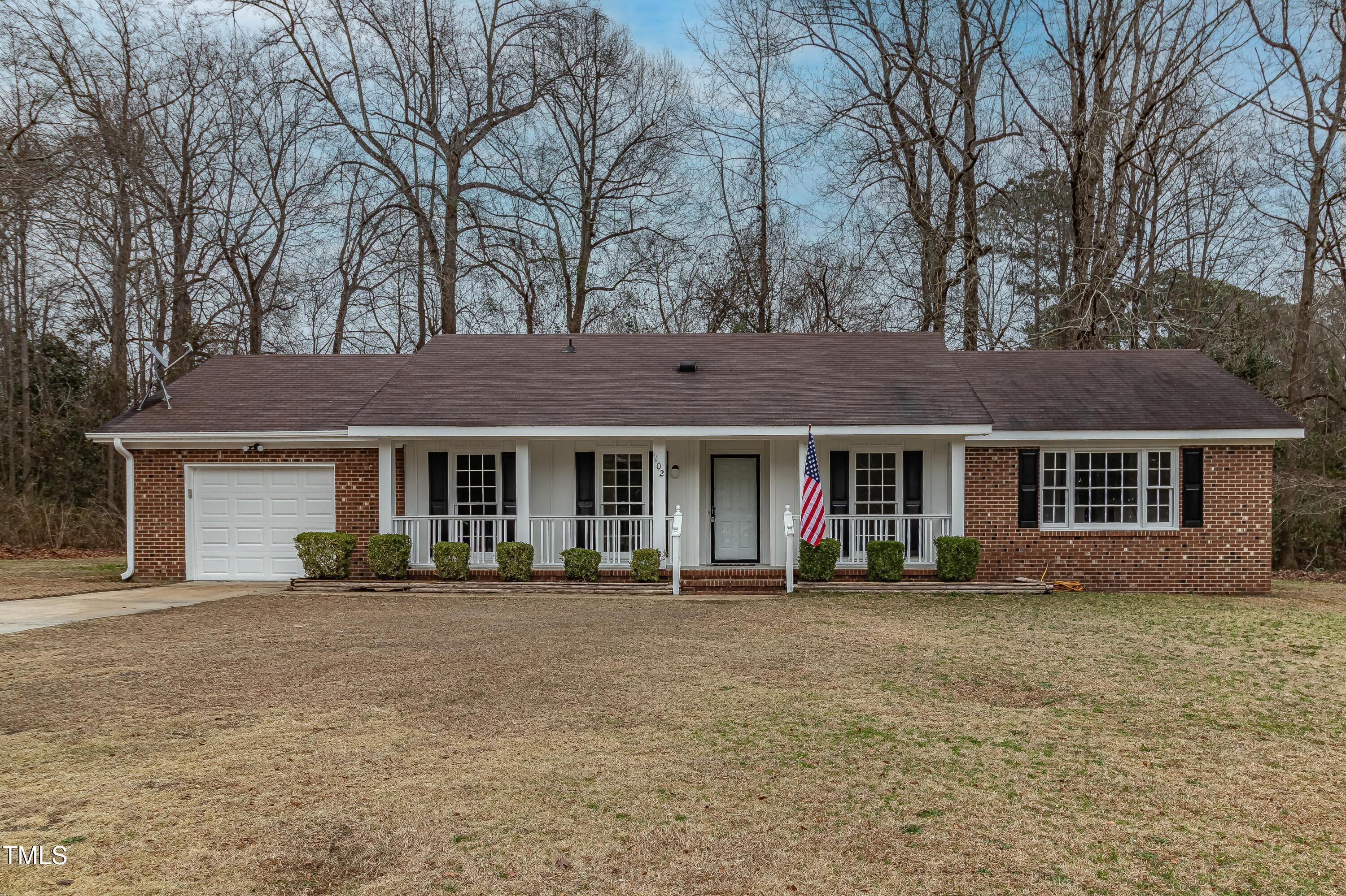 102 Pine Court Property Photo