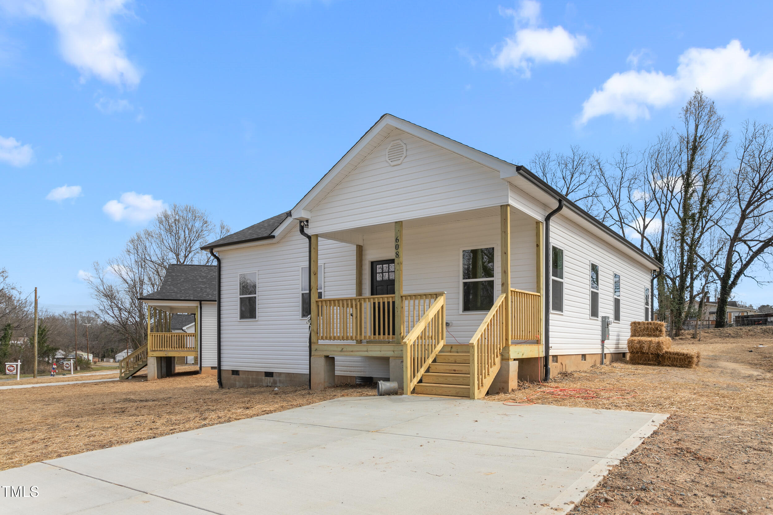 603 Lee Street Property Photo