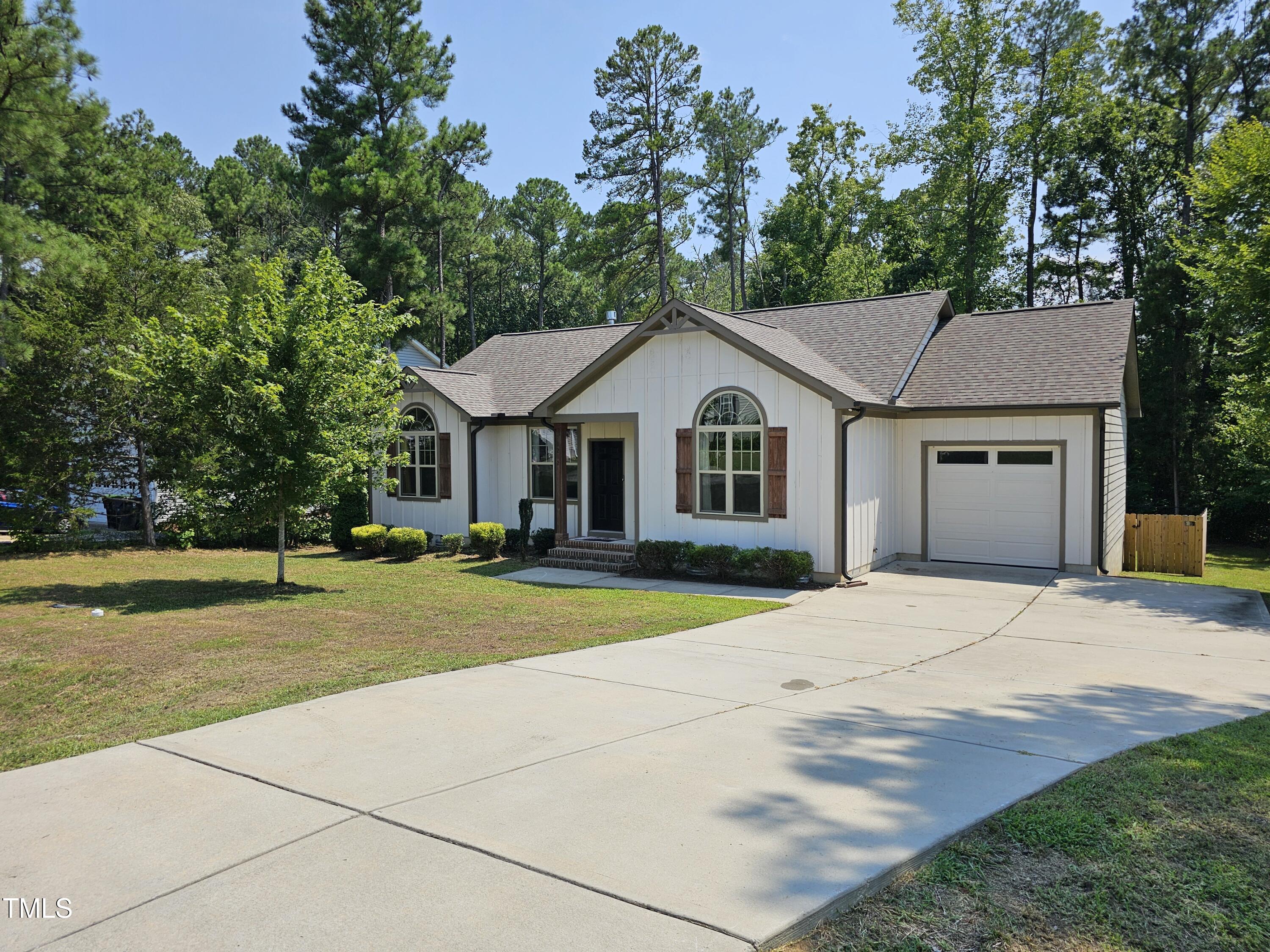 1212 E Middleton Drive Property Photo