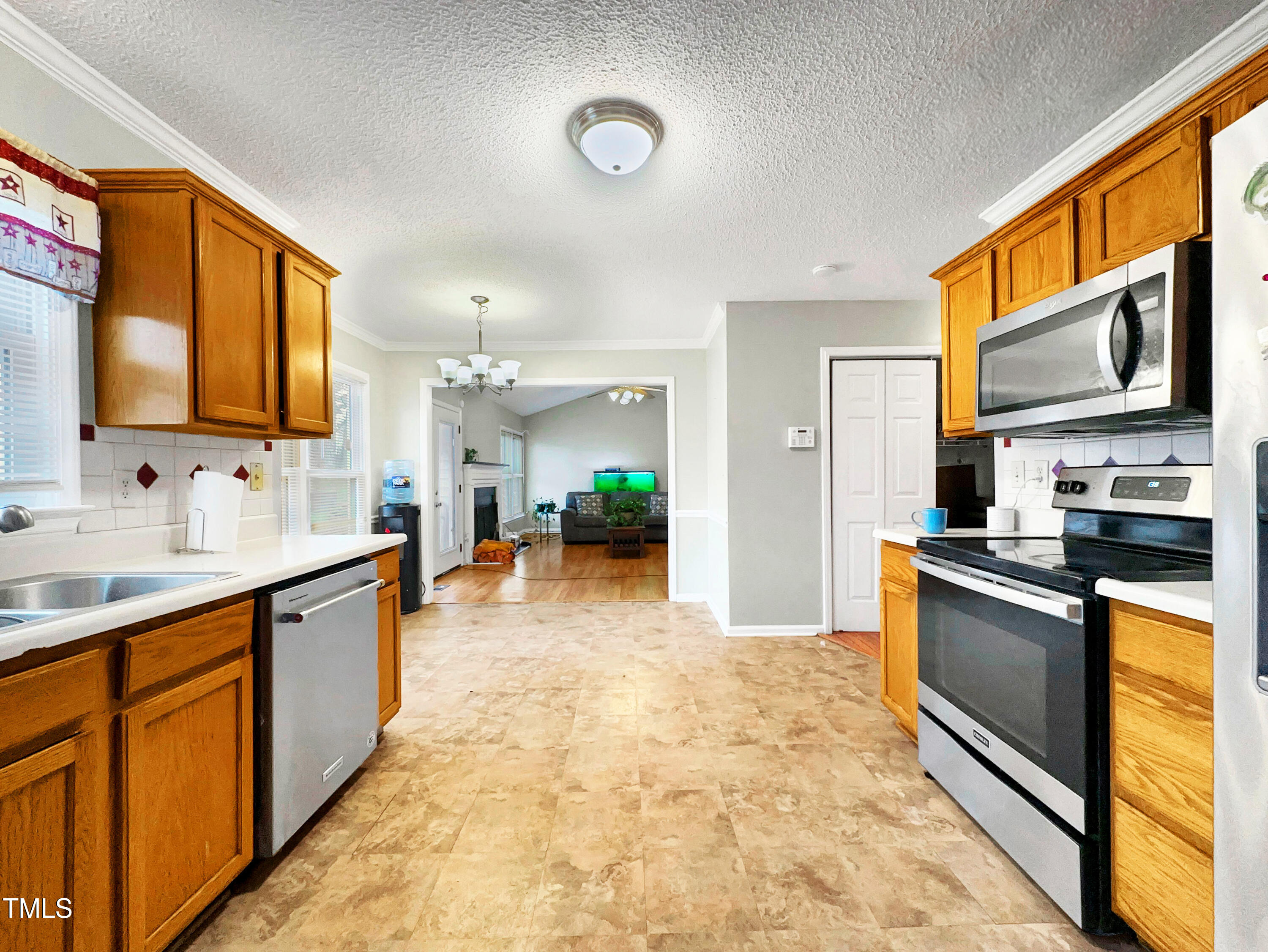 401 Maymount Drive Property Photo 3