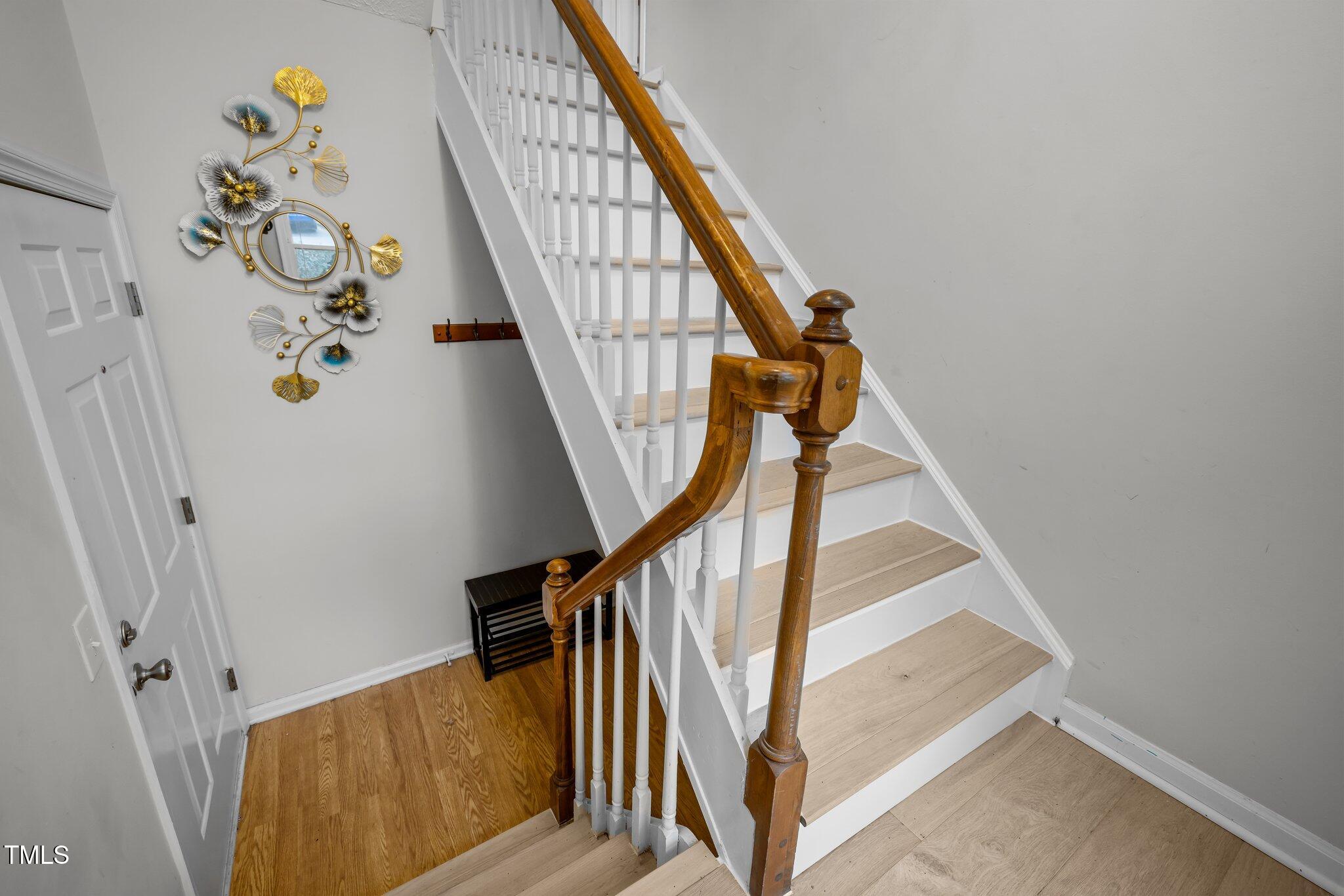 401 Oak Hollow Court Property Photo 6