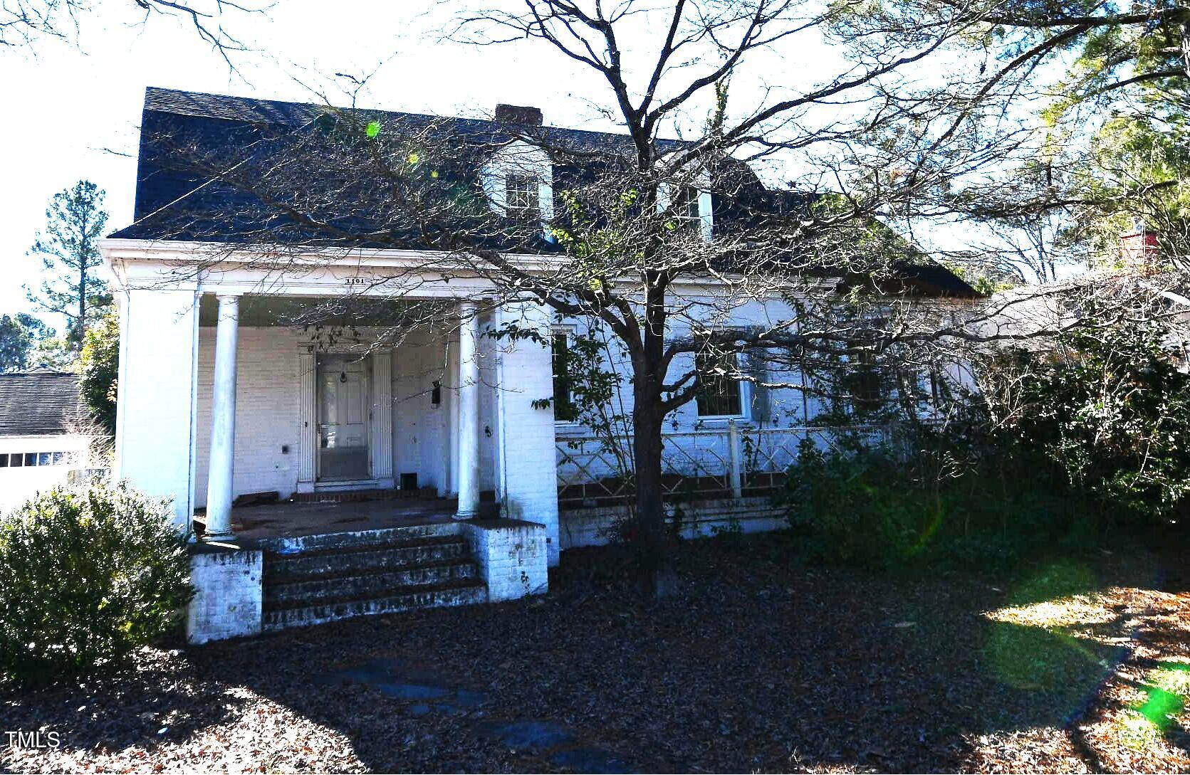 1101 Sunset Avenue Property Photo
